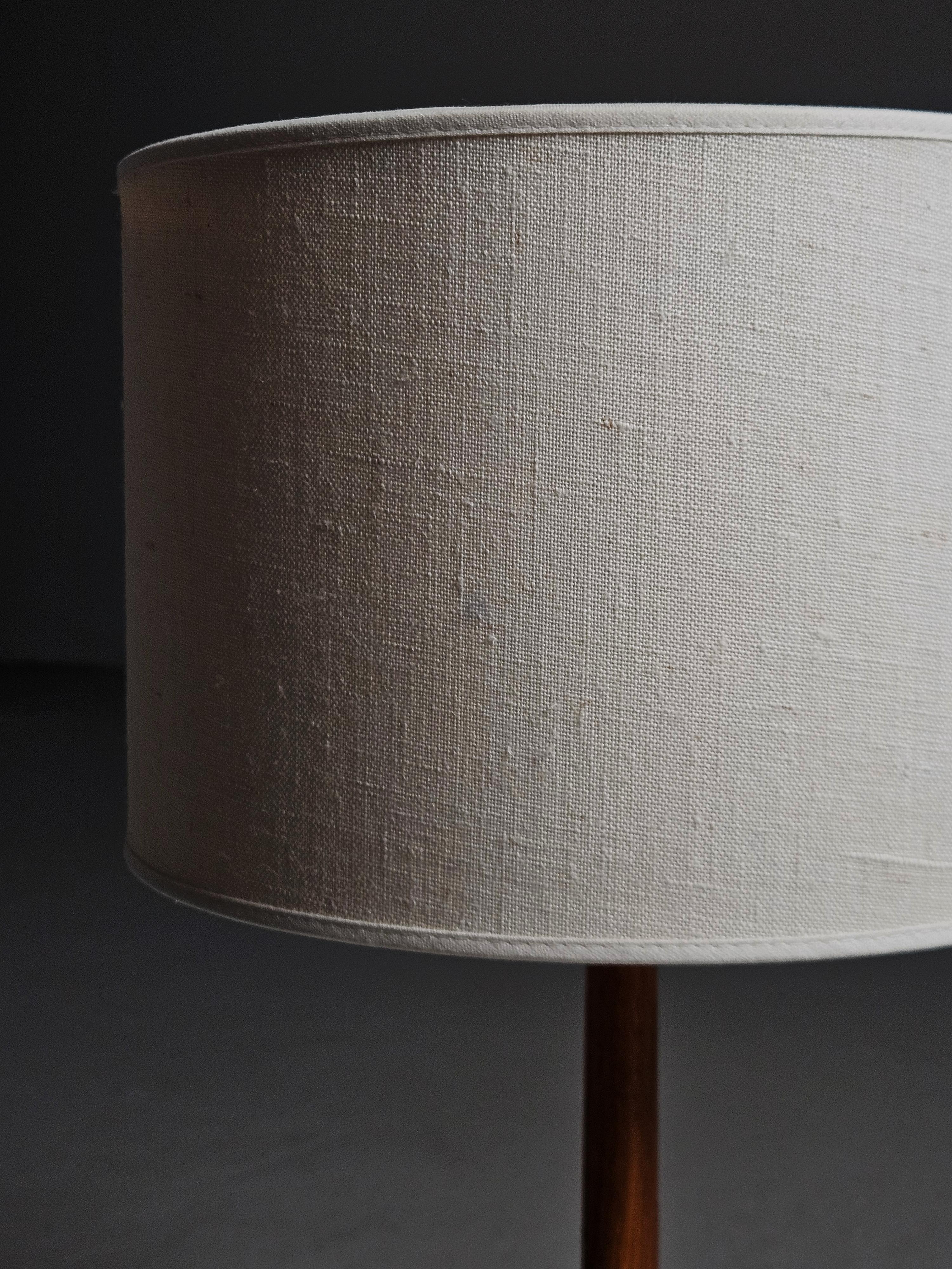 Suédois Lampe de table en Oak Design/One Kristiansson pour Luxus, Suède, années 1960 en vente
