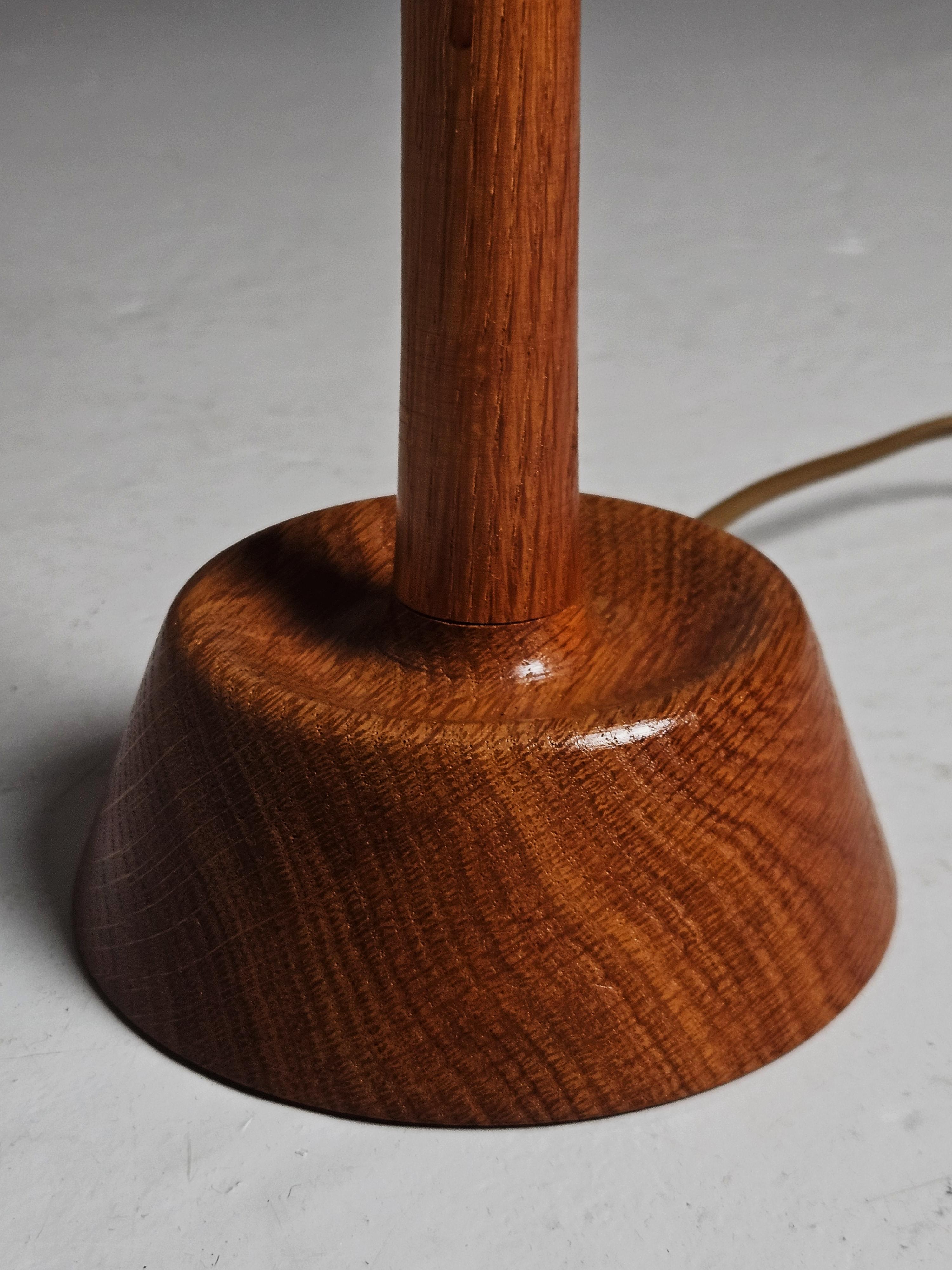 Lampe de table en Oak Design/One Kristiansson pour Luxus, Suède, années 1960 Bon état - En vente à Eskilstuna, SE