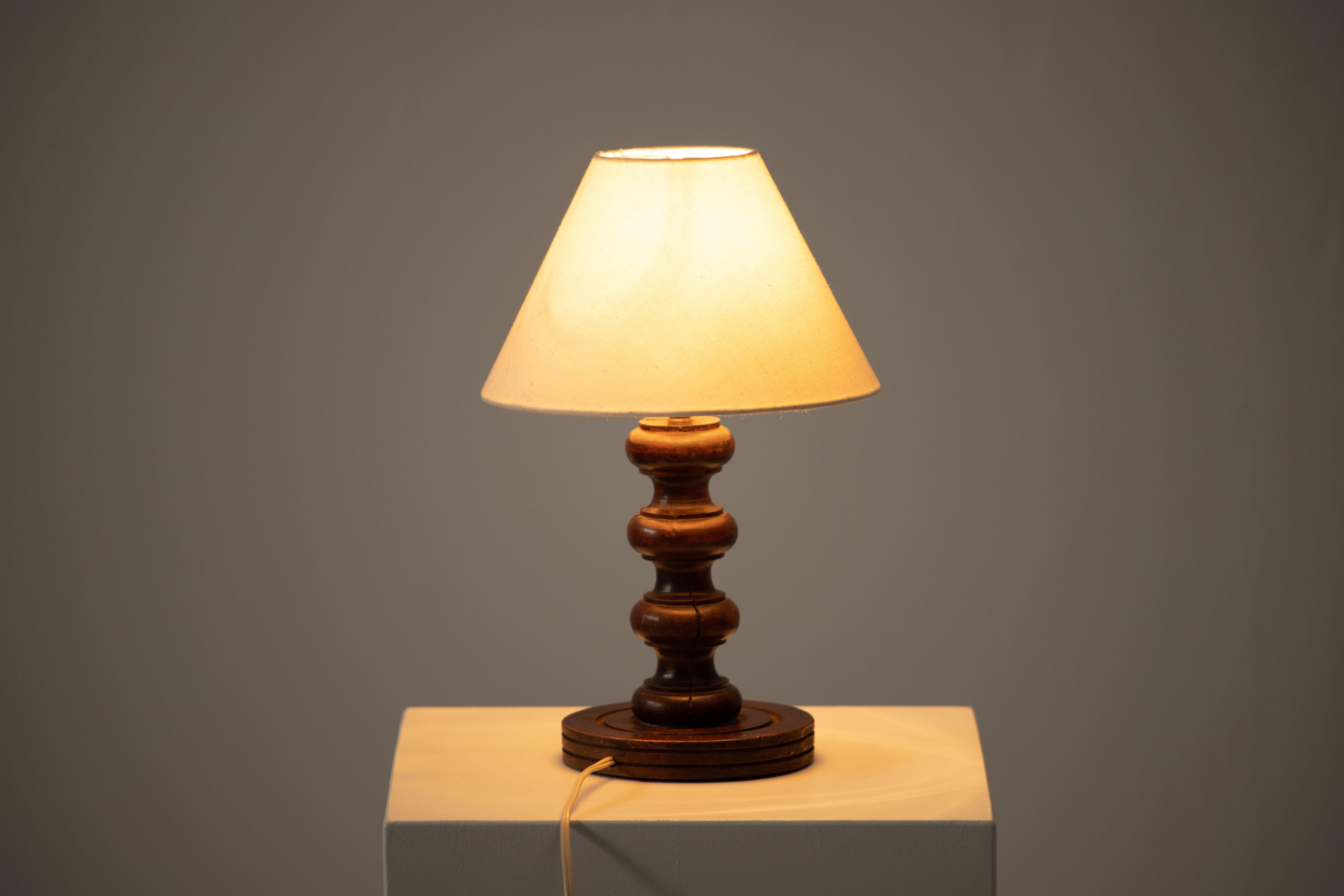 Mid-Century Modern Oak Table Lamp, France, 1950 For Sale
