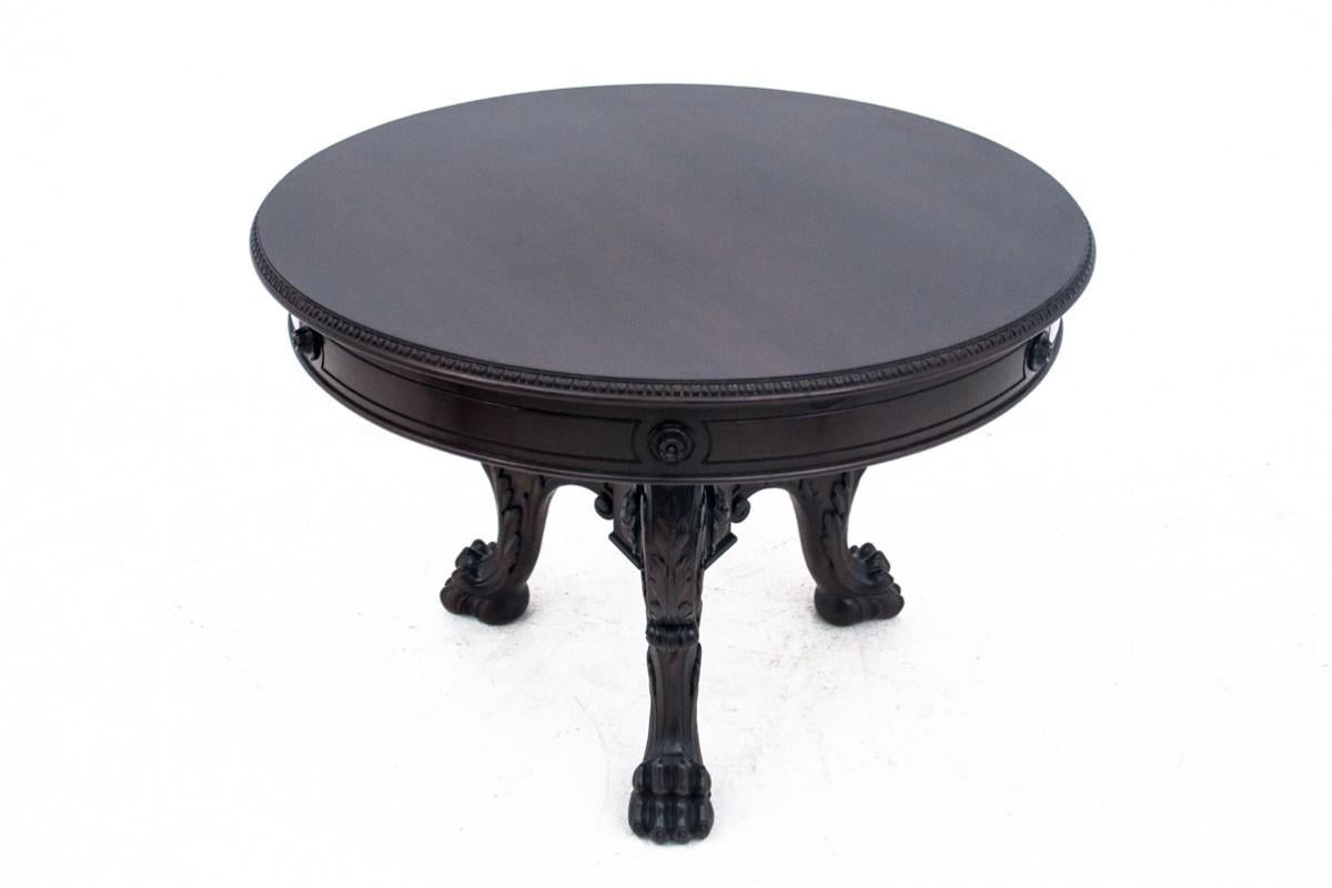 Oak table on lion's paws, Western Europe, circa 1920. For Sale 4