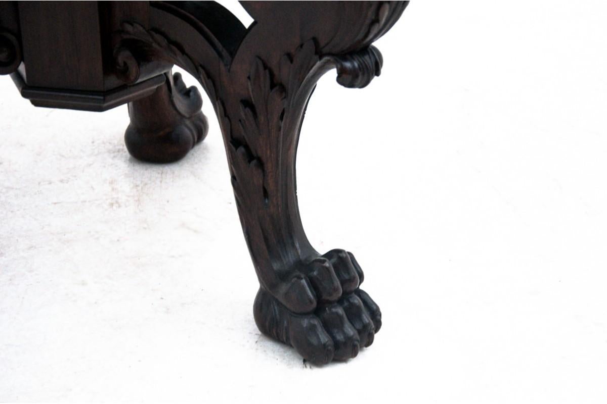 Oak table on lion's paws, Western Europe, circa 1920. For Sale 1