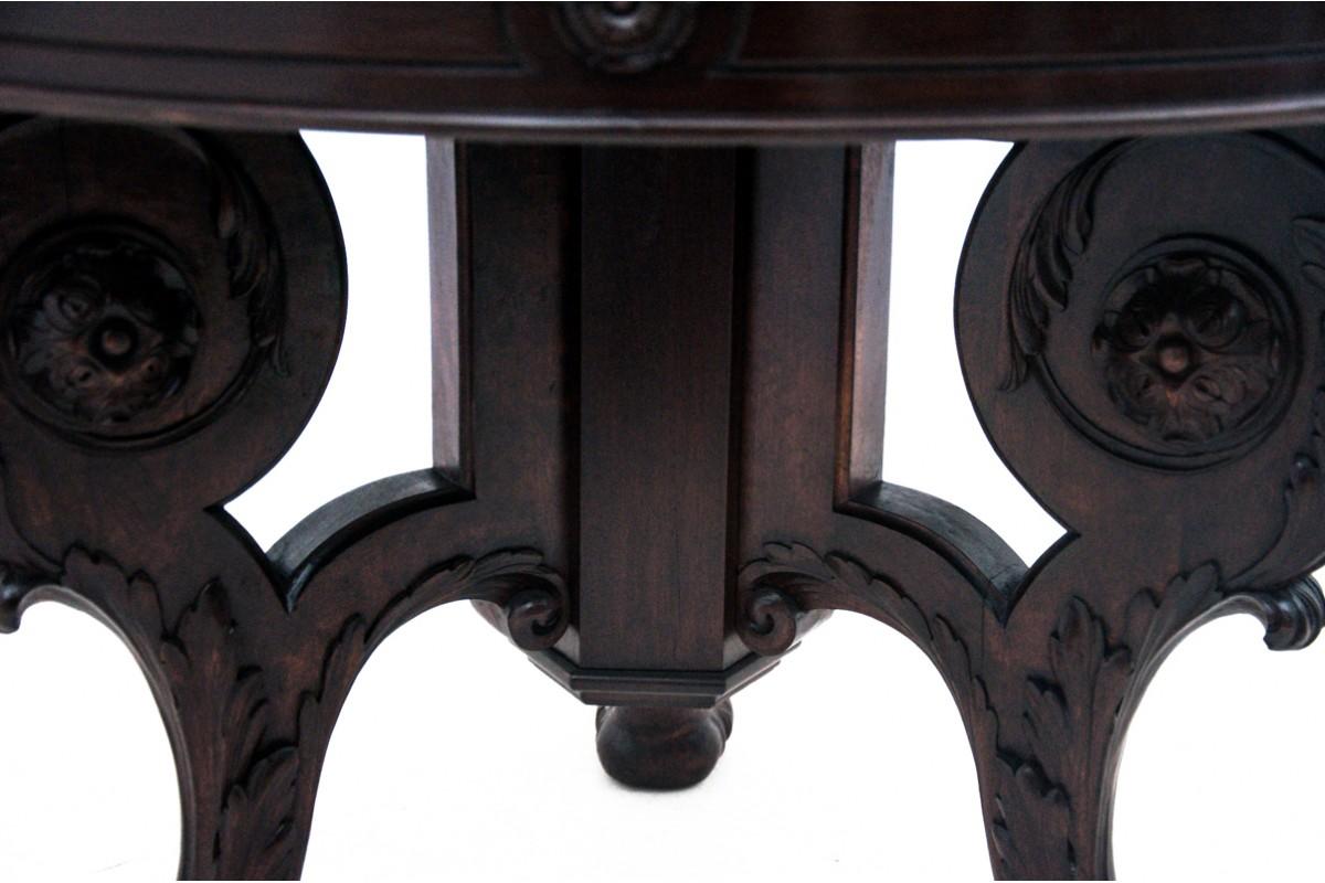 Oak table on lion's paws, Western Europe, circa 1920. For Sale 3