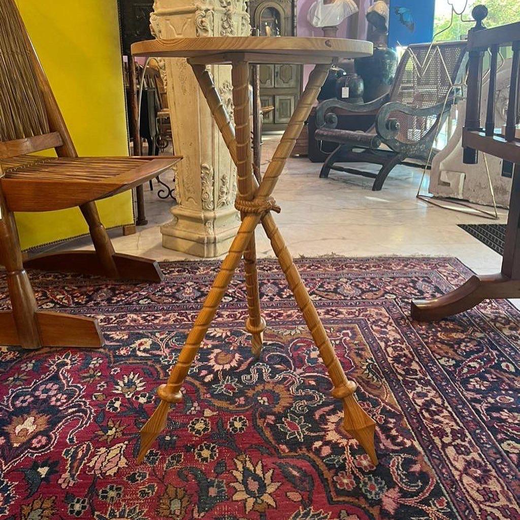 Oak Table with Spears Legs, Portugal 20th Century In Excellent Condition For Sale In Lisboa, PT