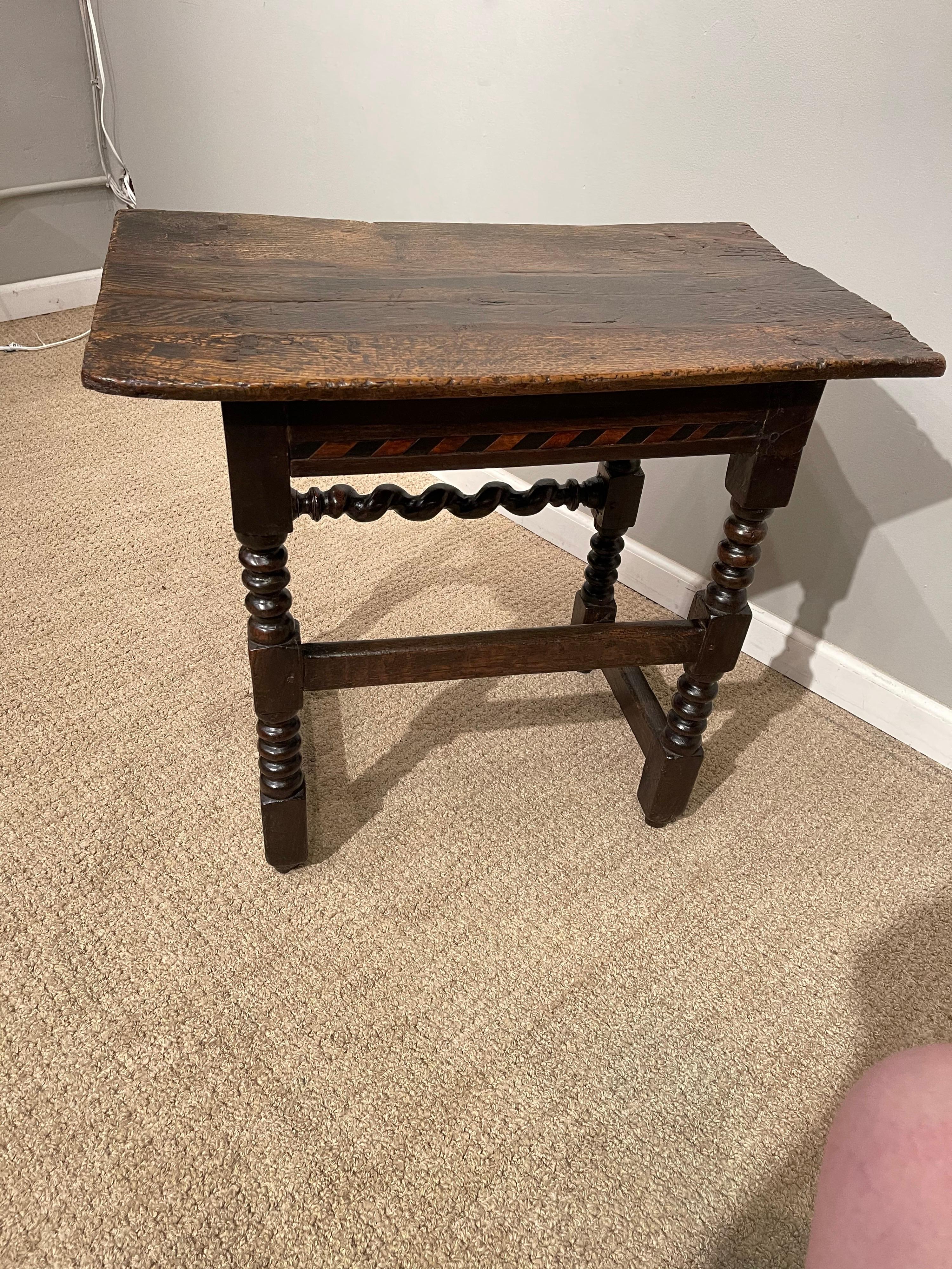 Oak Tavern Table, Late 17th Century In Good Condition In New York, NY