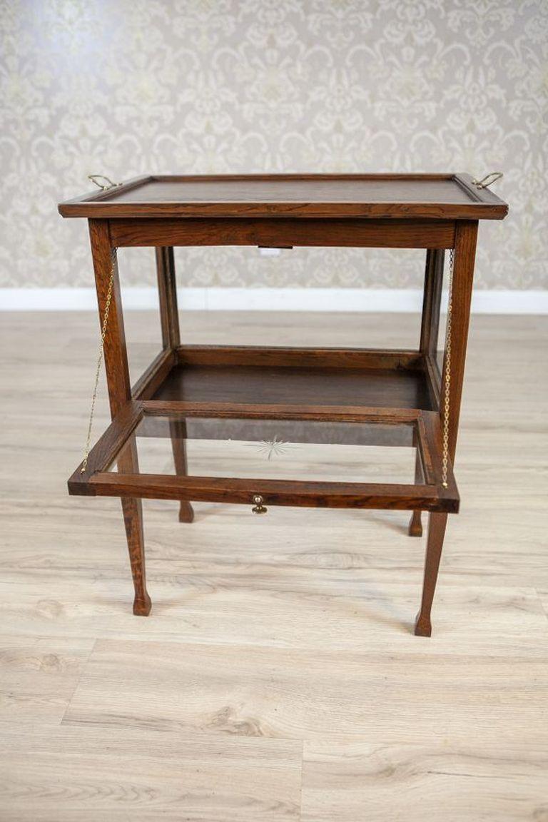 Oak Tea Cabinet With Tray From the Early 20th Century For Sale 2