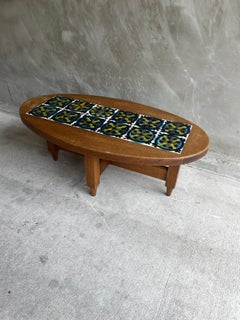 Table de cocktail ovale en chêne et carreaux, Guillerme et Chambron, France, années 1950
