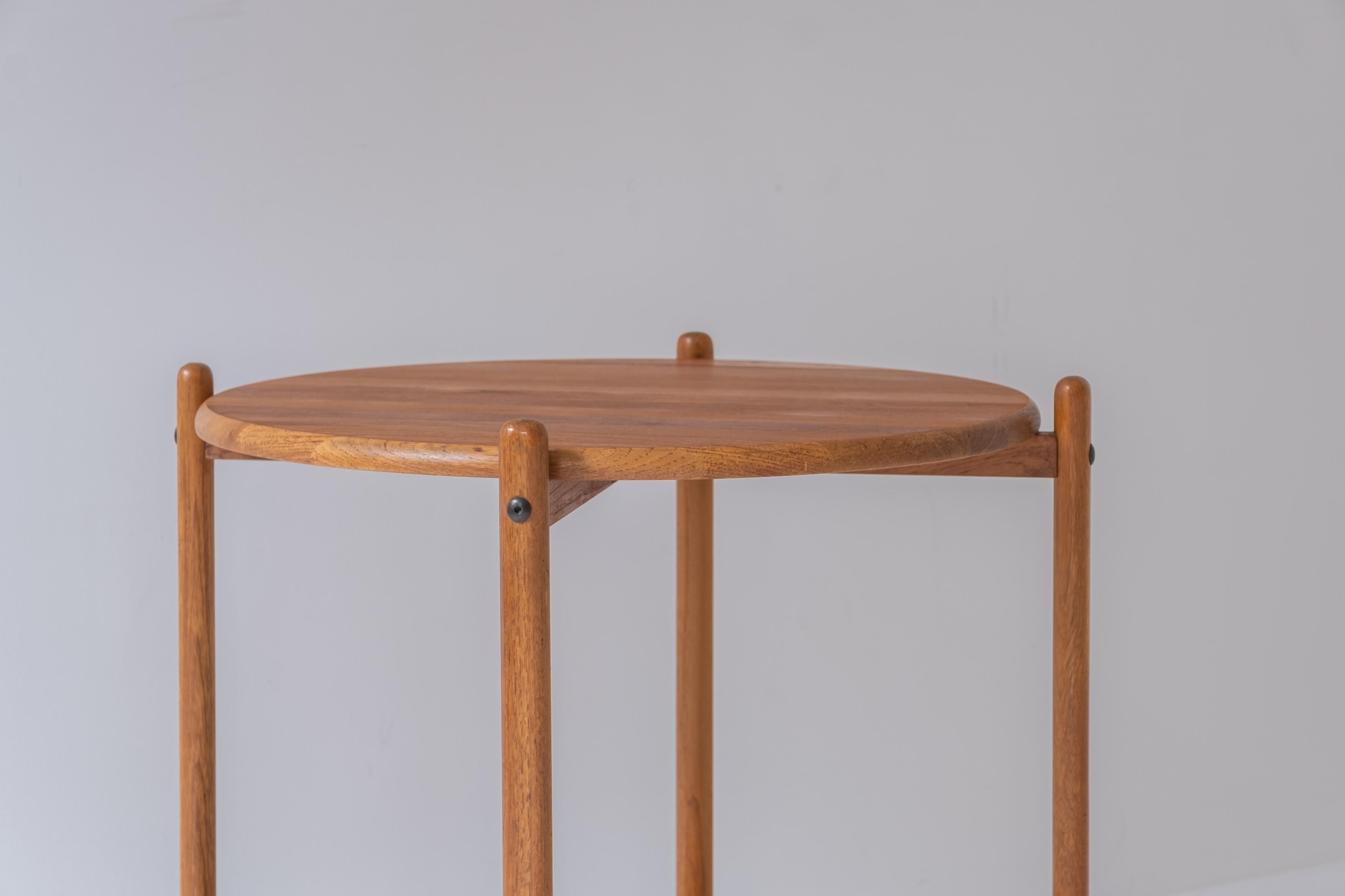 Oak Tray Table from Denmark, Designed in the 1960s In Good Condition In Antwerp, BE