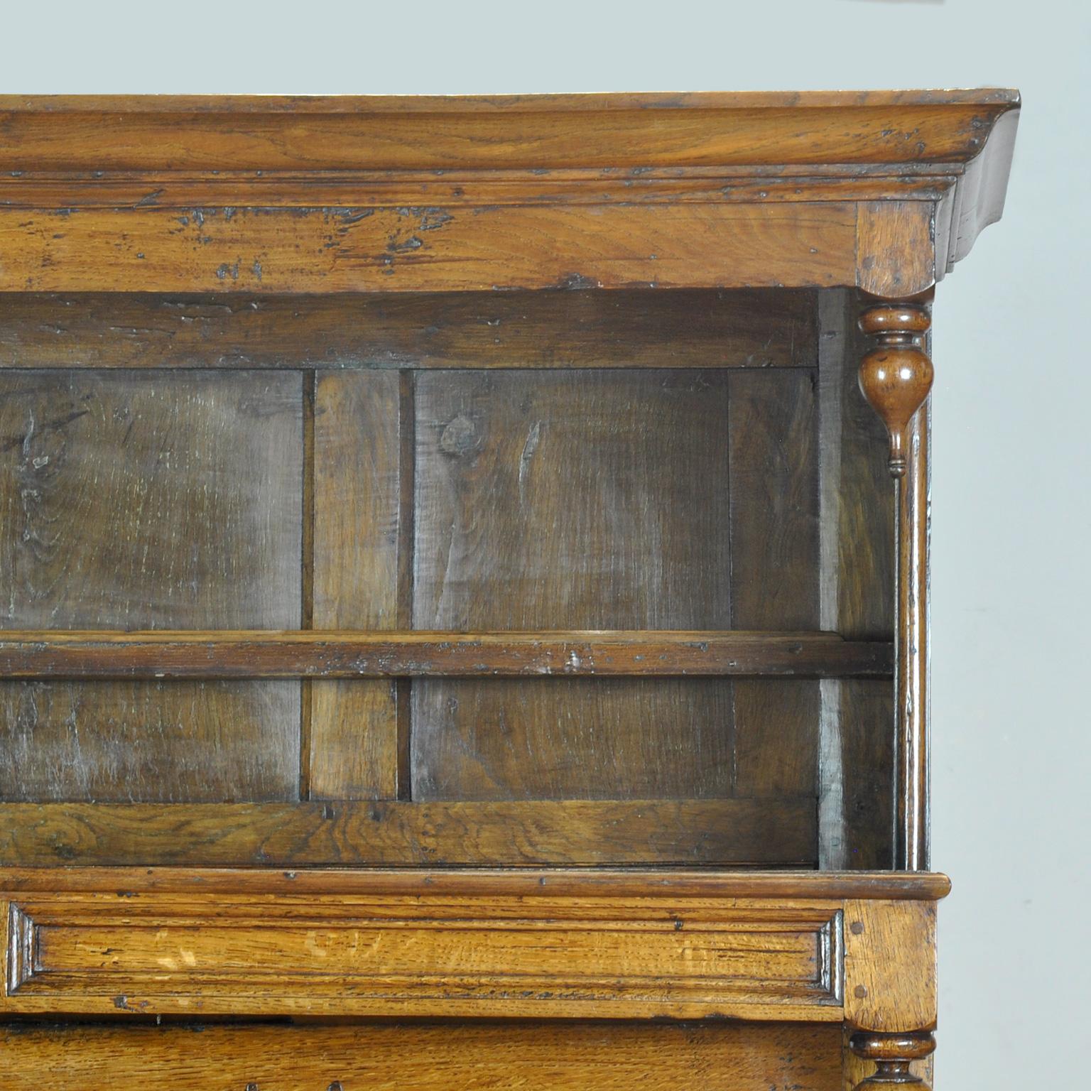 Armadio tridarn di Oak, 1710 circa in vendita 3