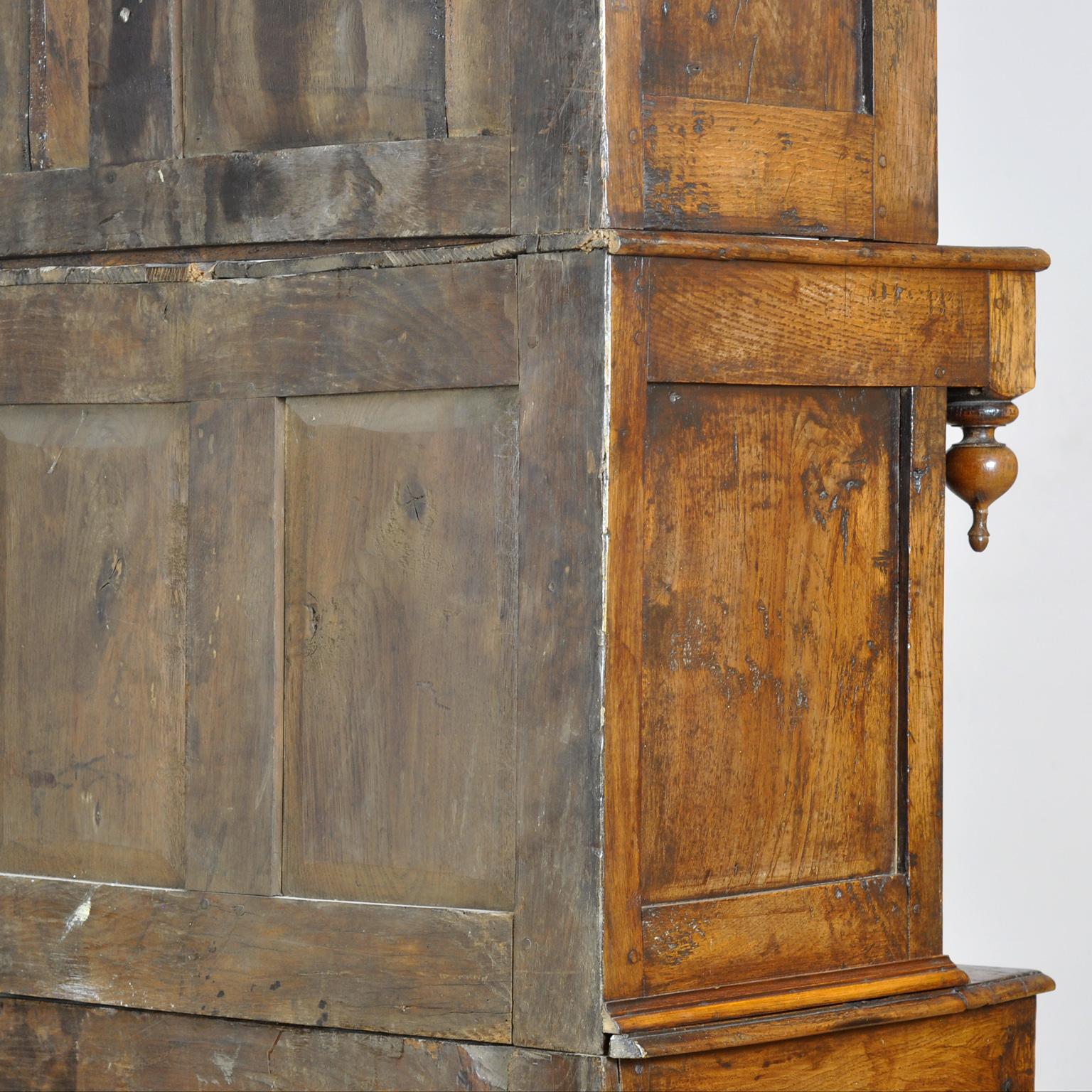 Armadio tridarn di Oak, 1710 circa in vendita 12