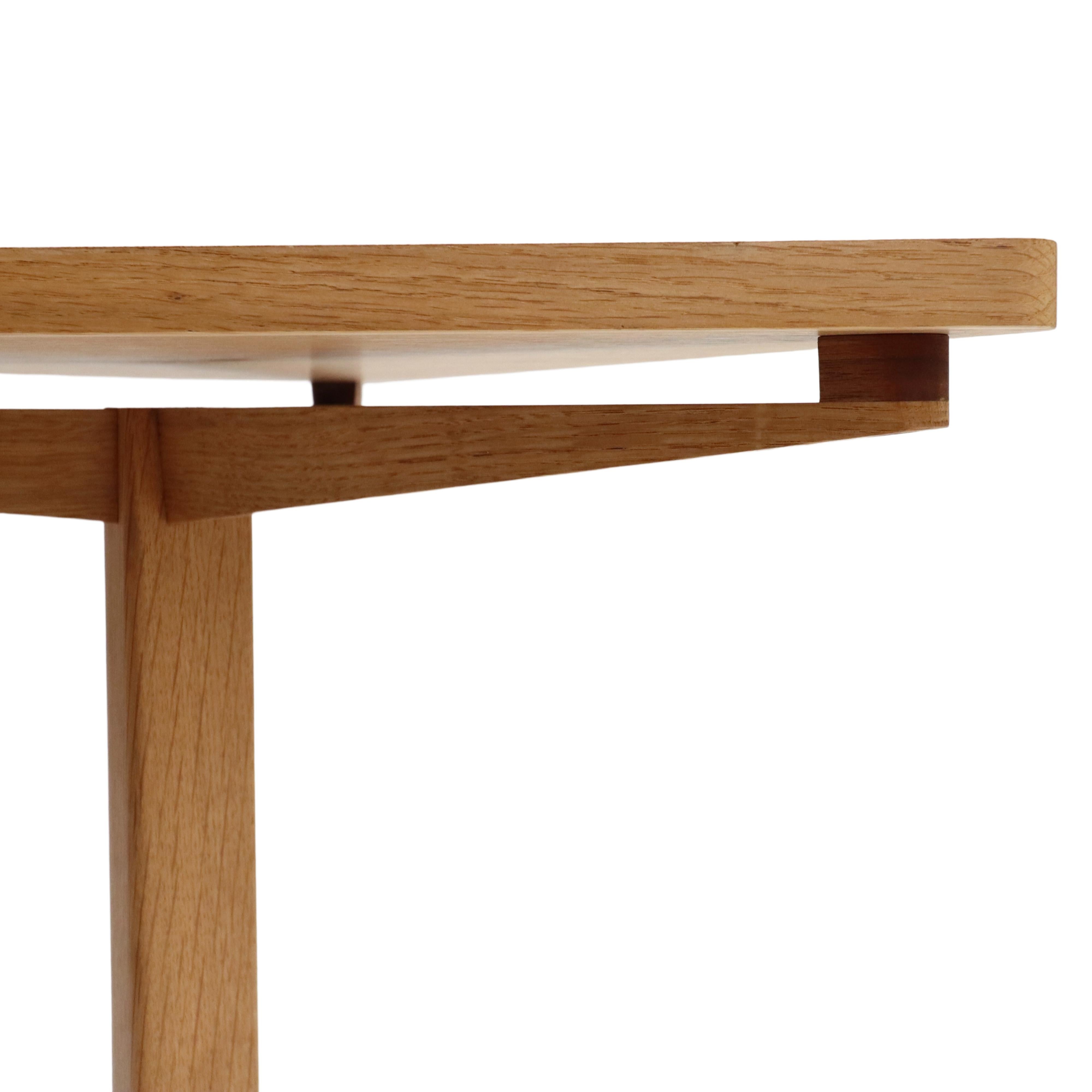 OAK Triform Pedestal Beistelltisch im Zustand „Neu“ im Angebot in Skipton, GB