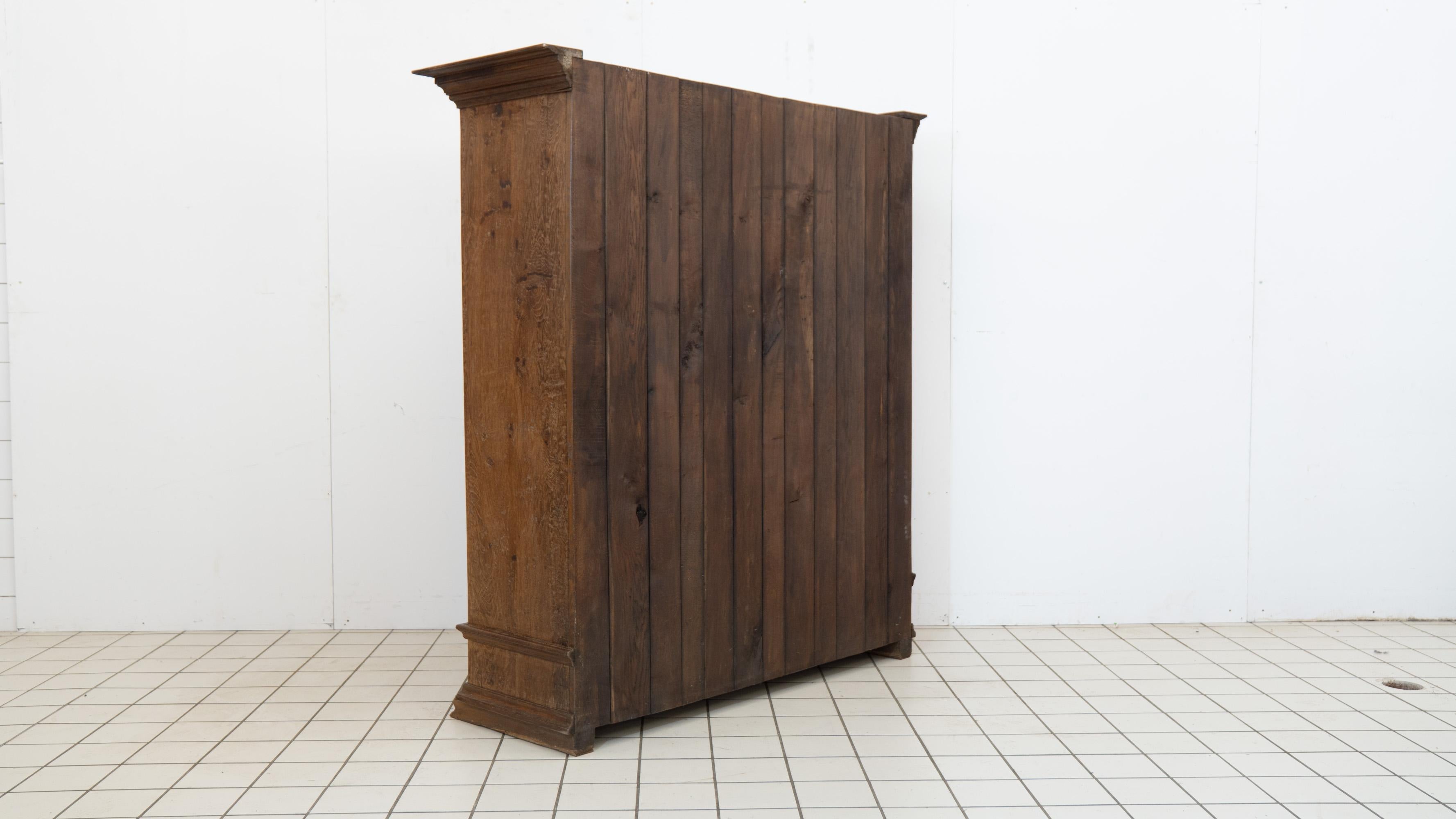 Armoire à deux portes en Oak Flamand 18ème siècle en vente 5