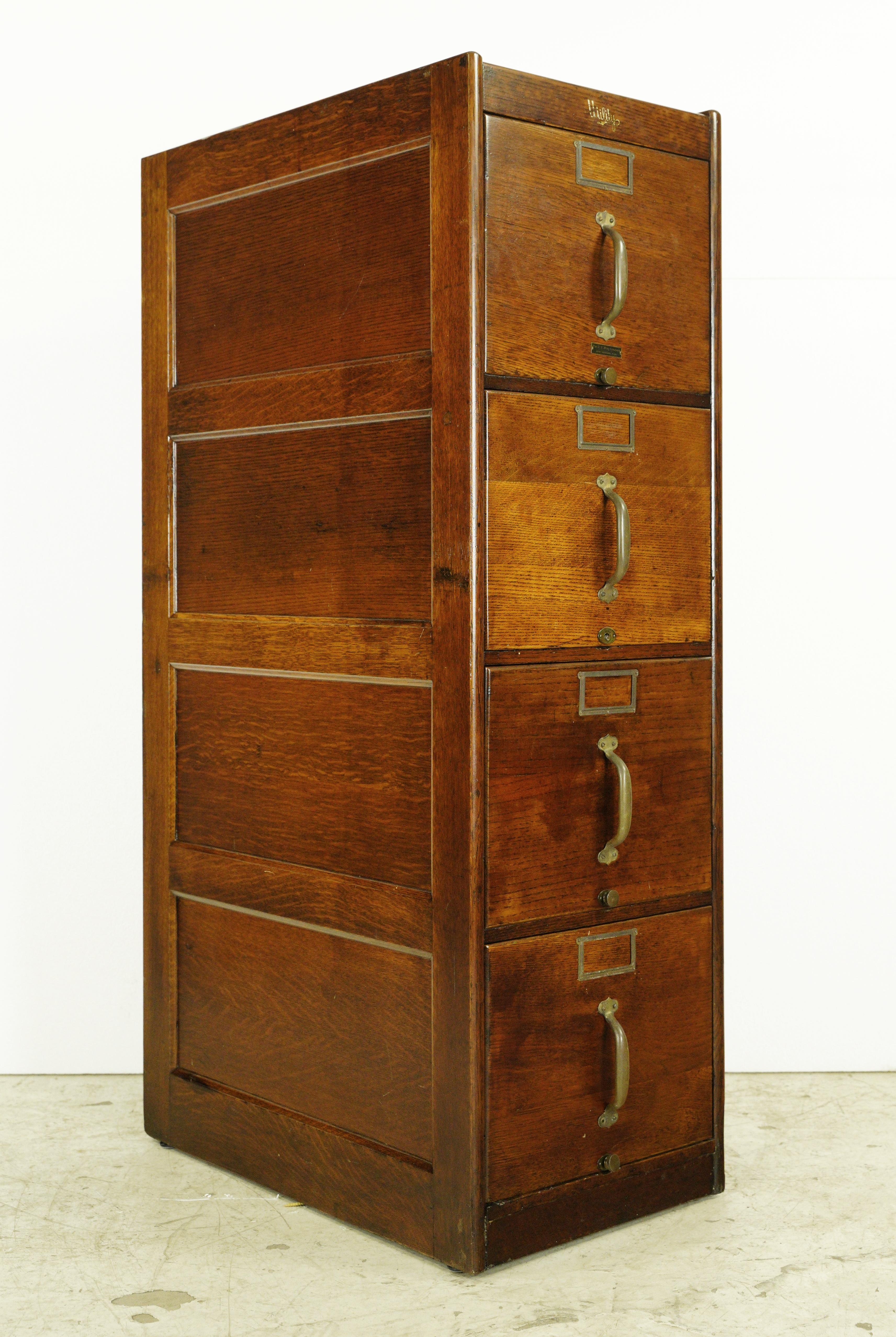 Archivador Utilitario de Roble by The C.F. Wing Company 4 Cajones siglo XX en venta