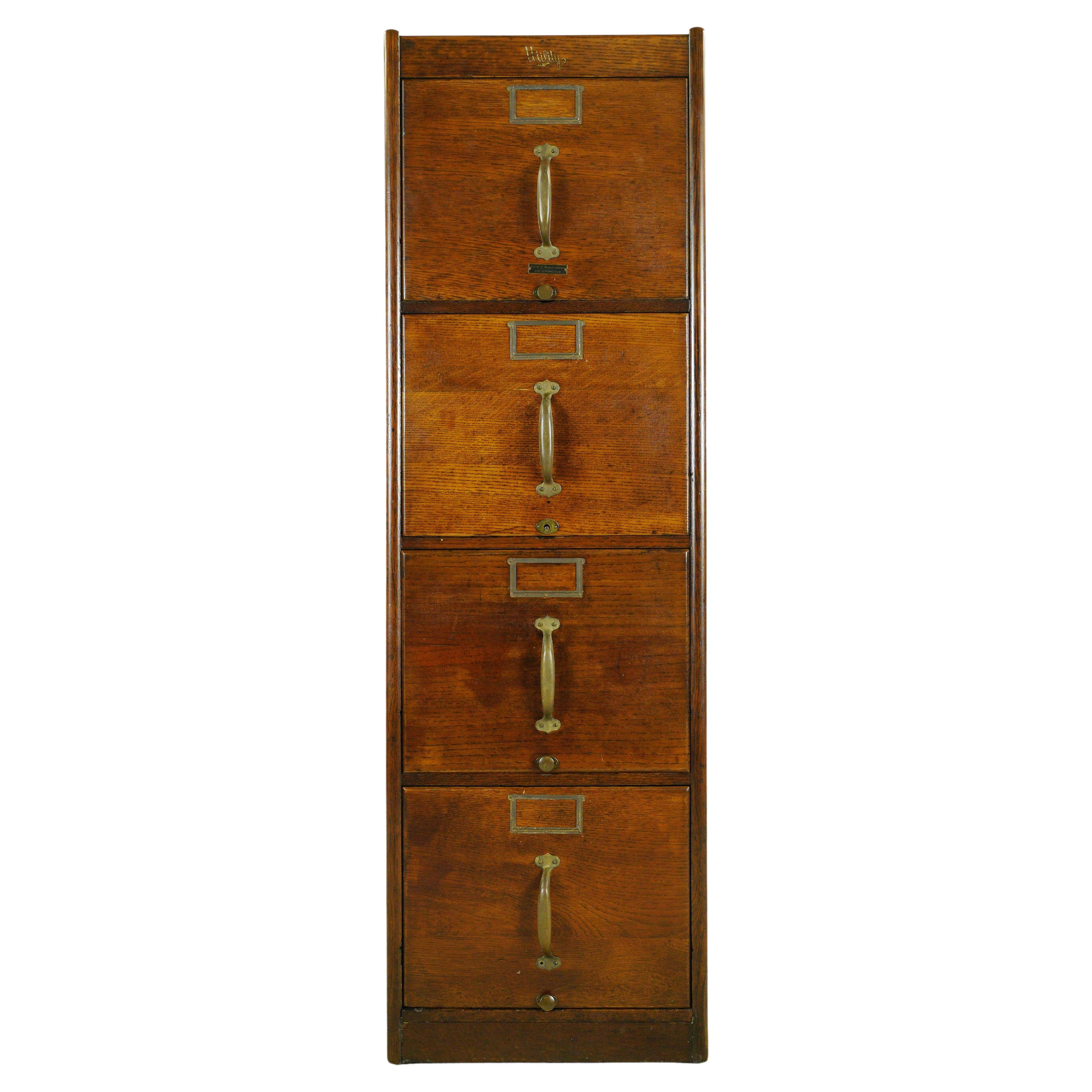 Archivador Utilitario de Roble by The C.F. Wing Company 4 Cajones en venta