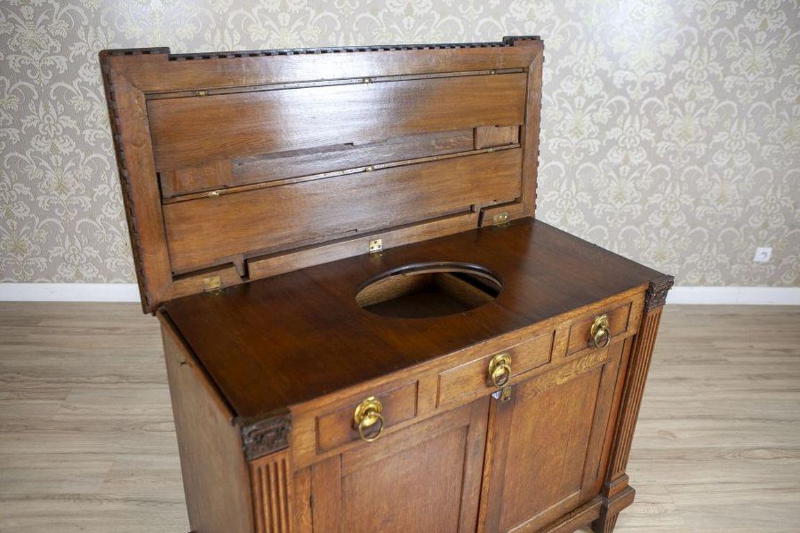 Oak Vanity Commode From the 19th Century in Brown For Sale 1