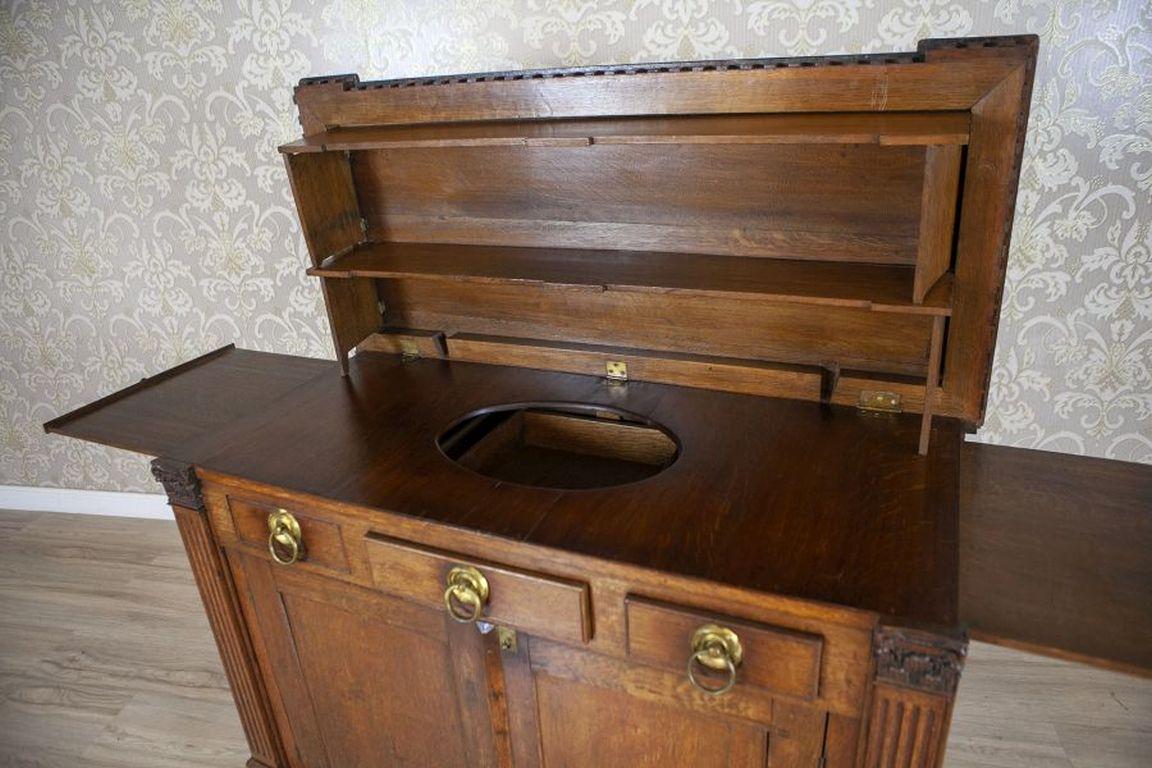 Oak Vanity Commode From the 19th Century in Brown For Sale 2
