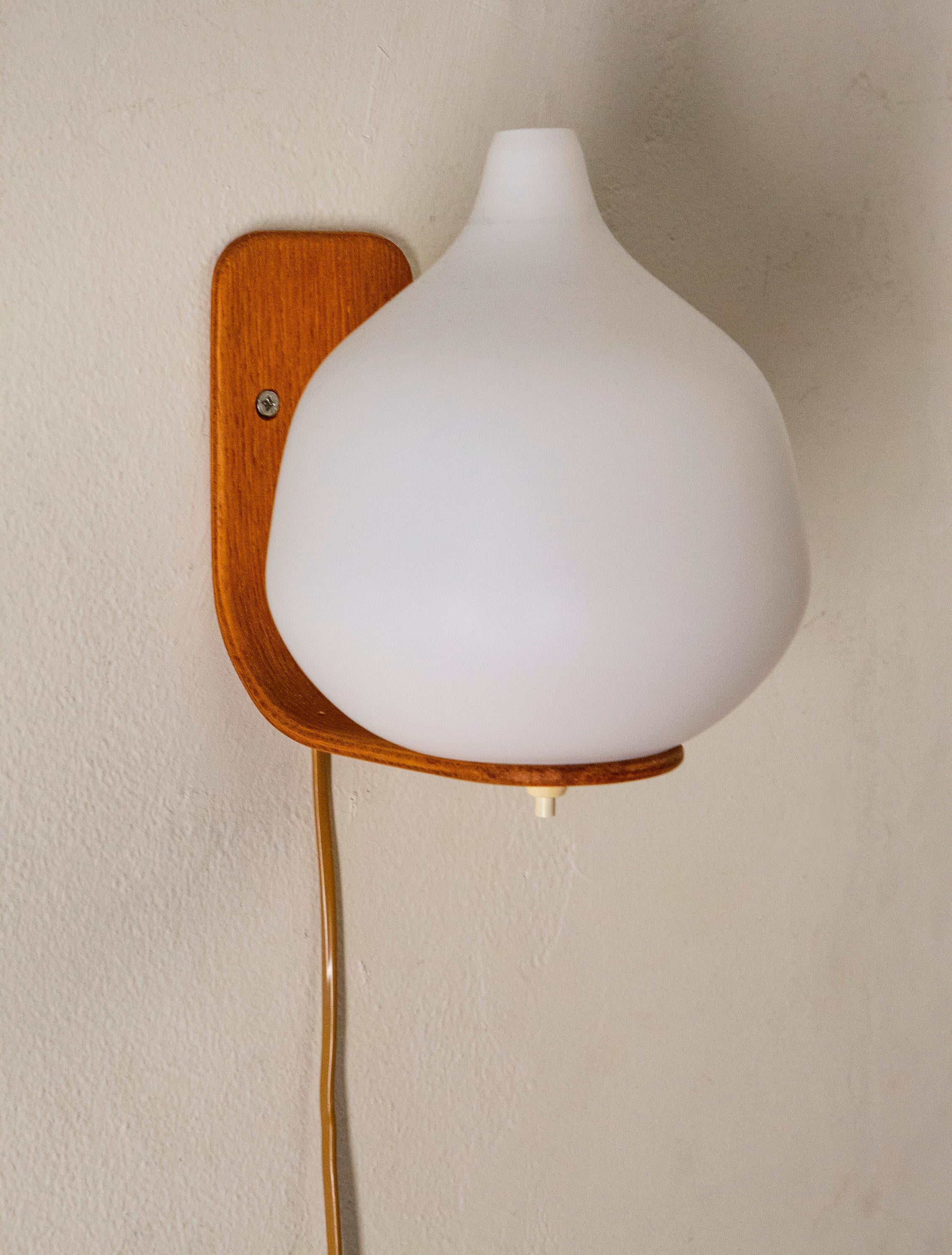 Oak Wall Lamp by Uno & Östen Kristiansson, Luxus Vittsjö, Sweden 1950's For Sale 12