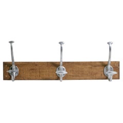 Vintage Oak Wall Mount Coat Hat Rack 3 Aluminum Hooks European