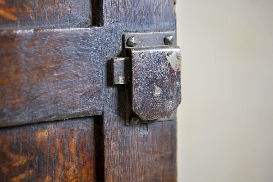 Richly Carved Oak Wardrobe From the Turn of the 19th and 20th Centuries 9