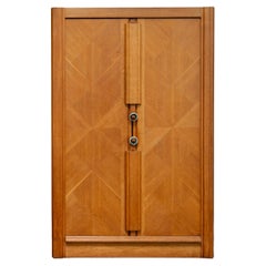 Armoire en chêne avec poignées en céramique de Guillerme & Chambron, France, années 1960