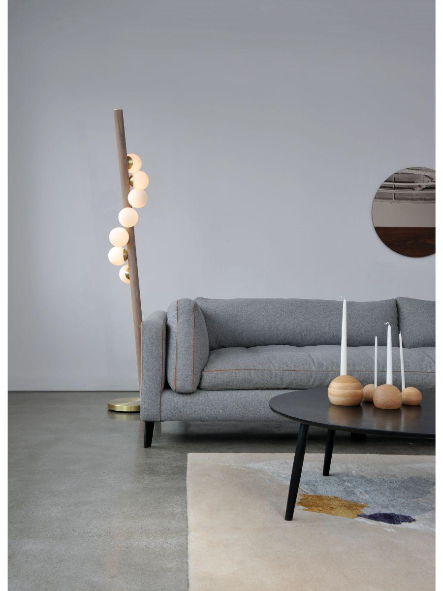 Oak Willow Floor Lamp by Hollis & Morris In New Condition For Sale In Geneve, CH