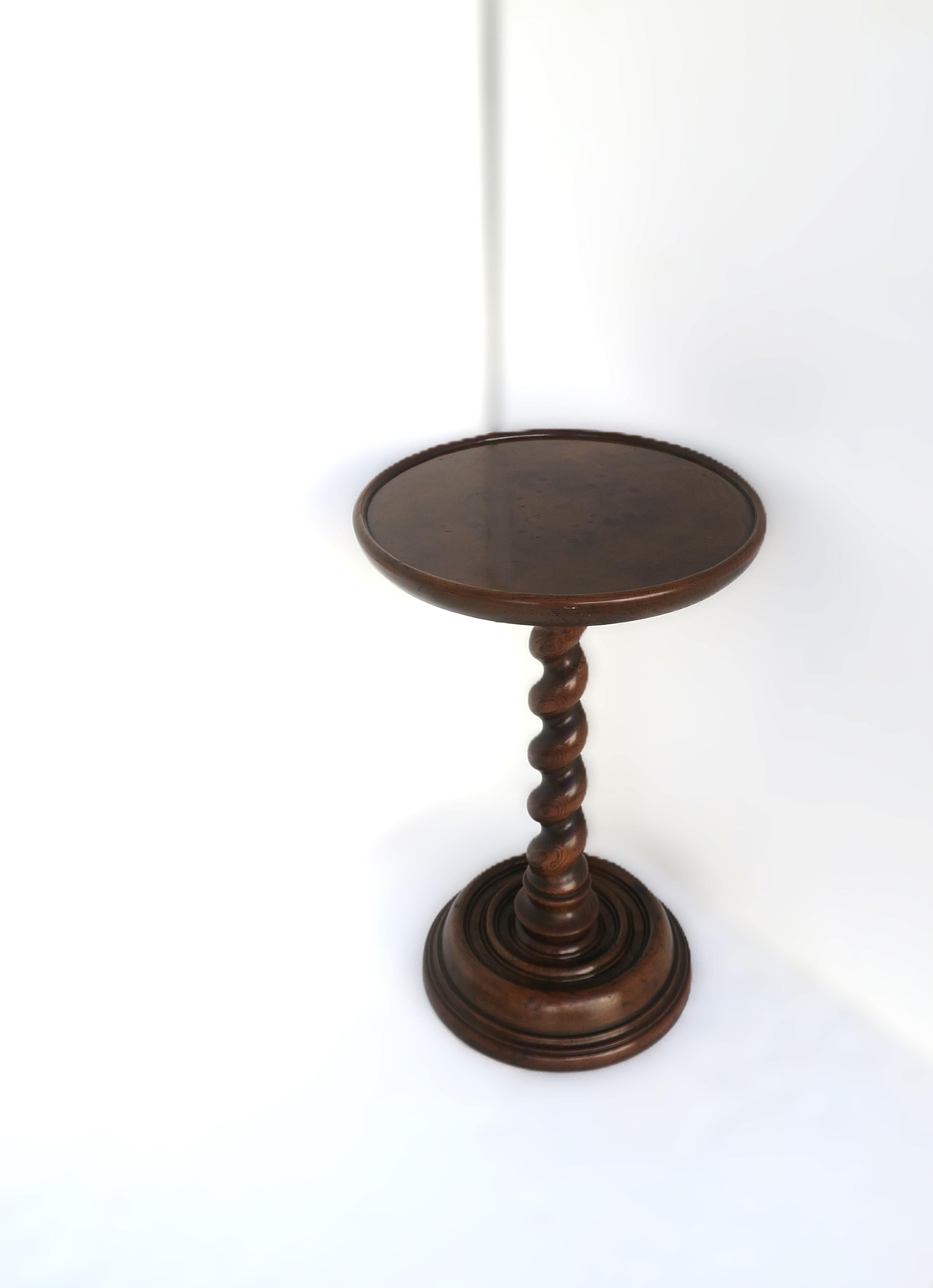 Victorian Oak Wood Barley Twist Side Table