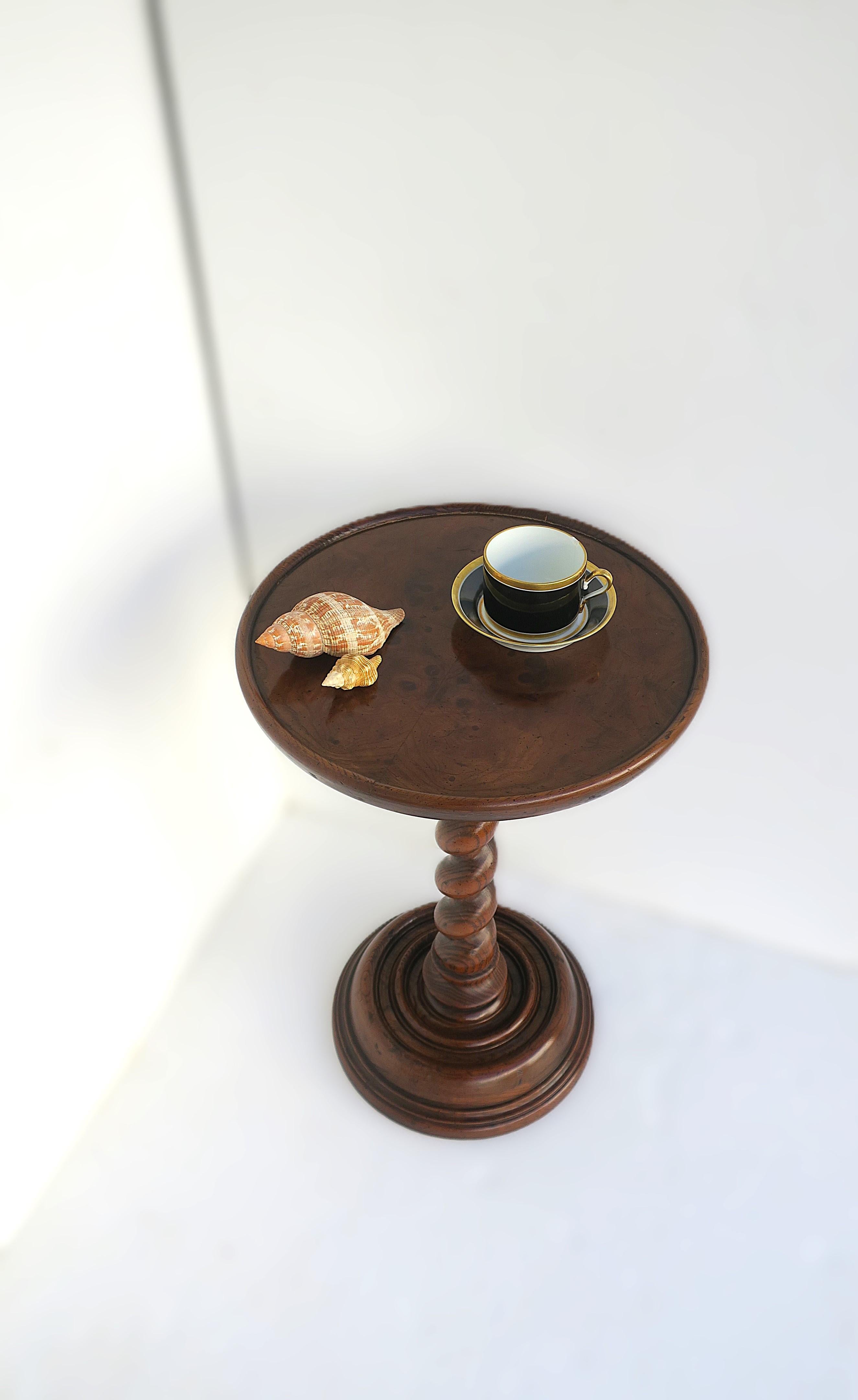 20th Century Oak Wood Barley Twist Side Table