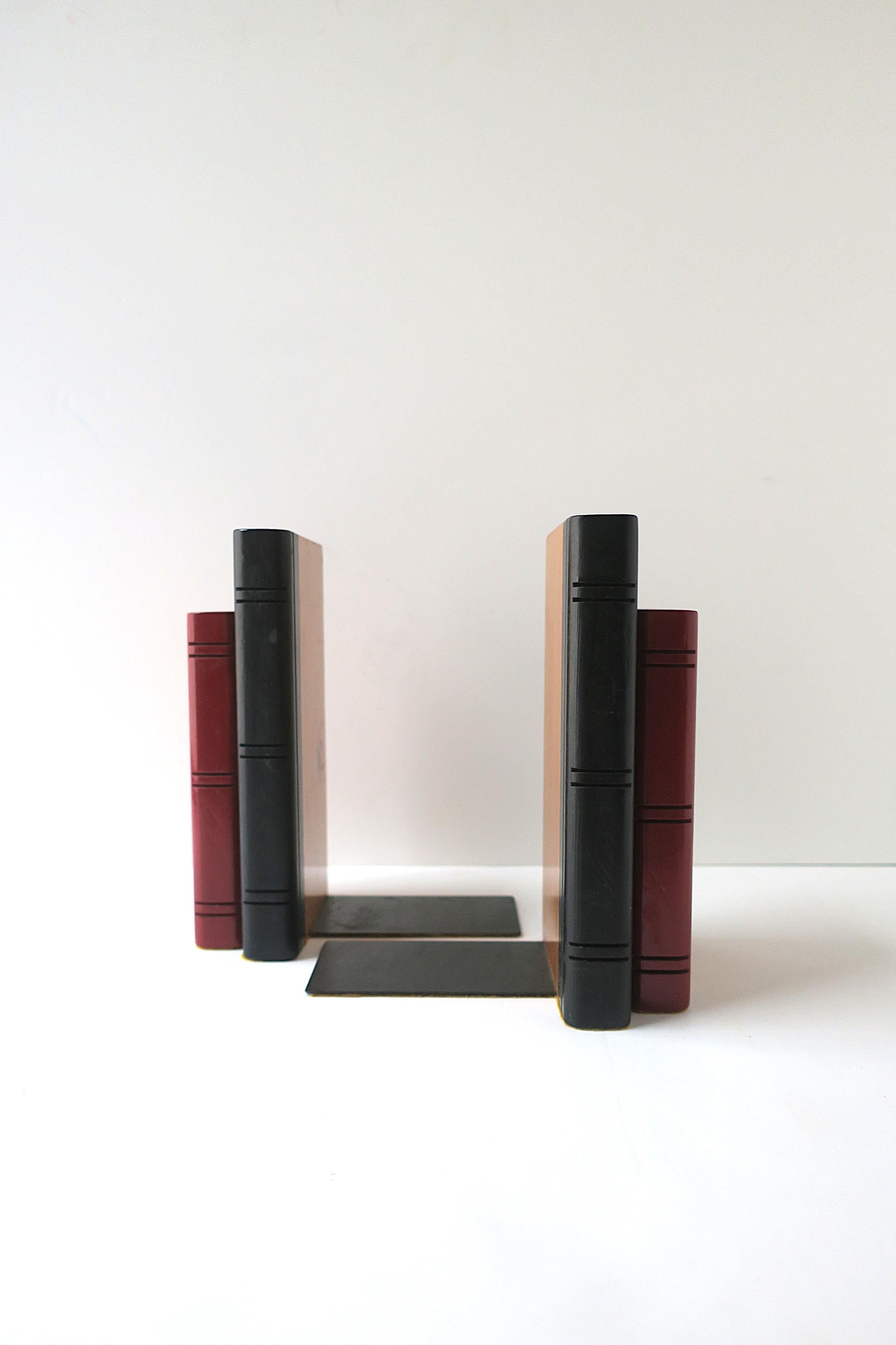 Sujetalibros de madera de roble, Pareja siglo XX en venta