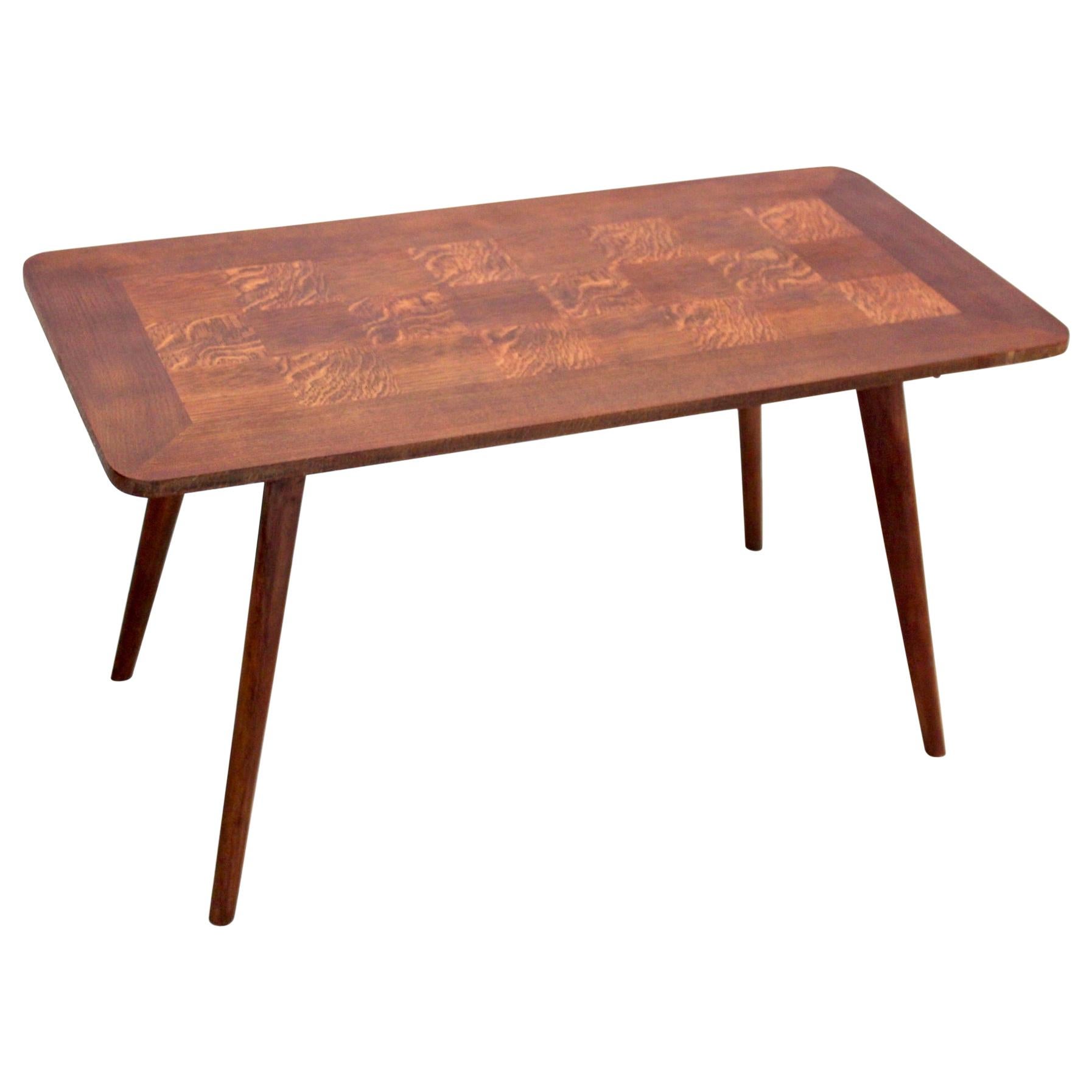 Table basse en bois de chêne avec incrustation de placage, années 1950