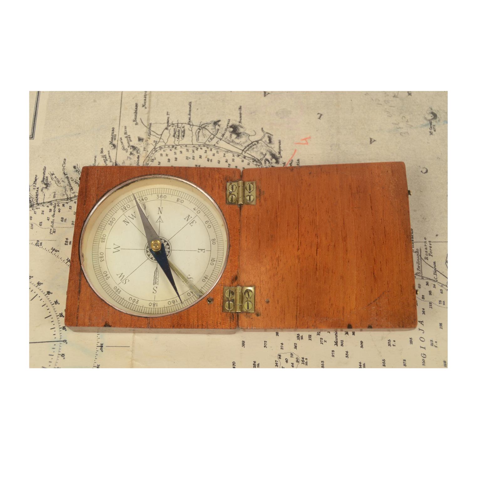 Late 19th Century 19th Century Antique Oakwood Magnetic Surveyng Compass English Manufacture 