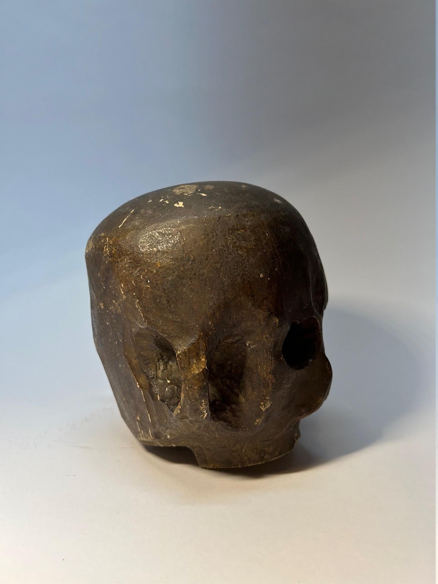 Oak Wood Skull Polychromed 18th Century In Fair Condition For Sale In Esbeek, NL
