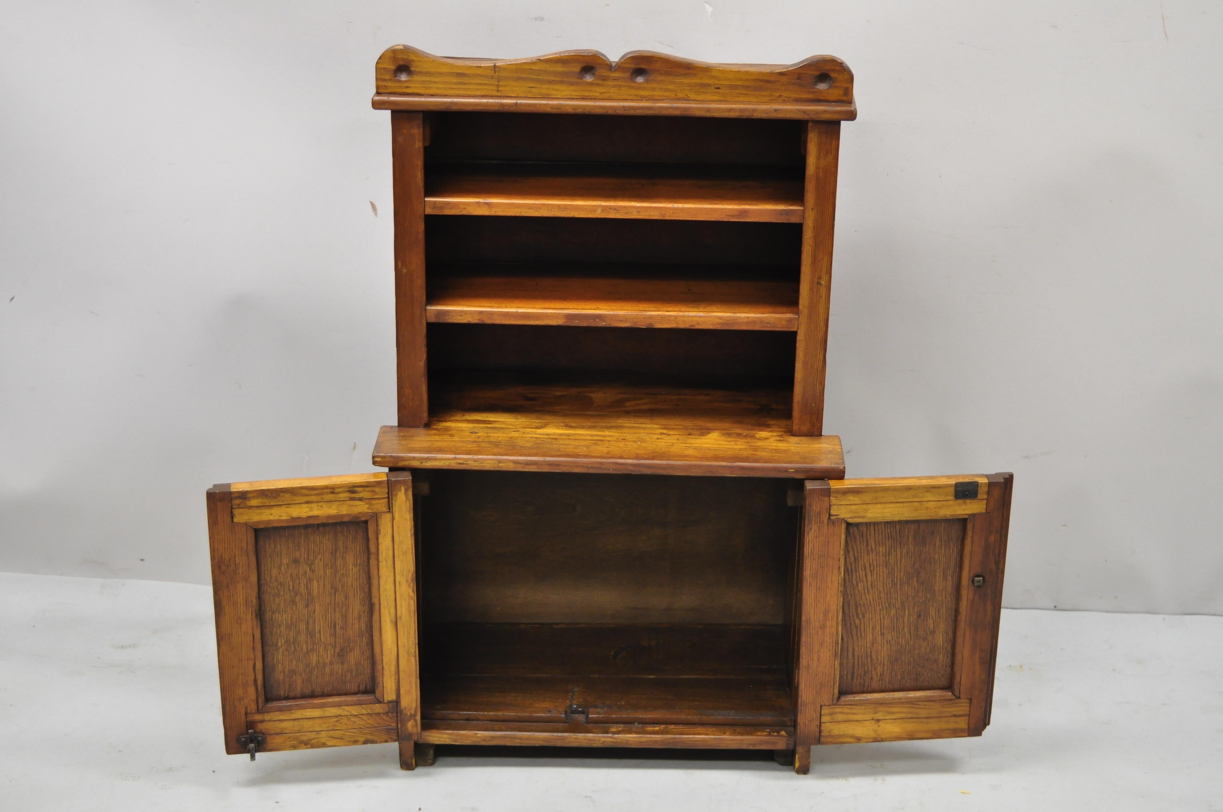 Oak Wood Small Miniature Cupboard Colonial Kitchen Childs Cabinet In Good Condition For Sale In Philadelphia, PA