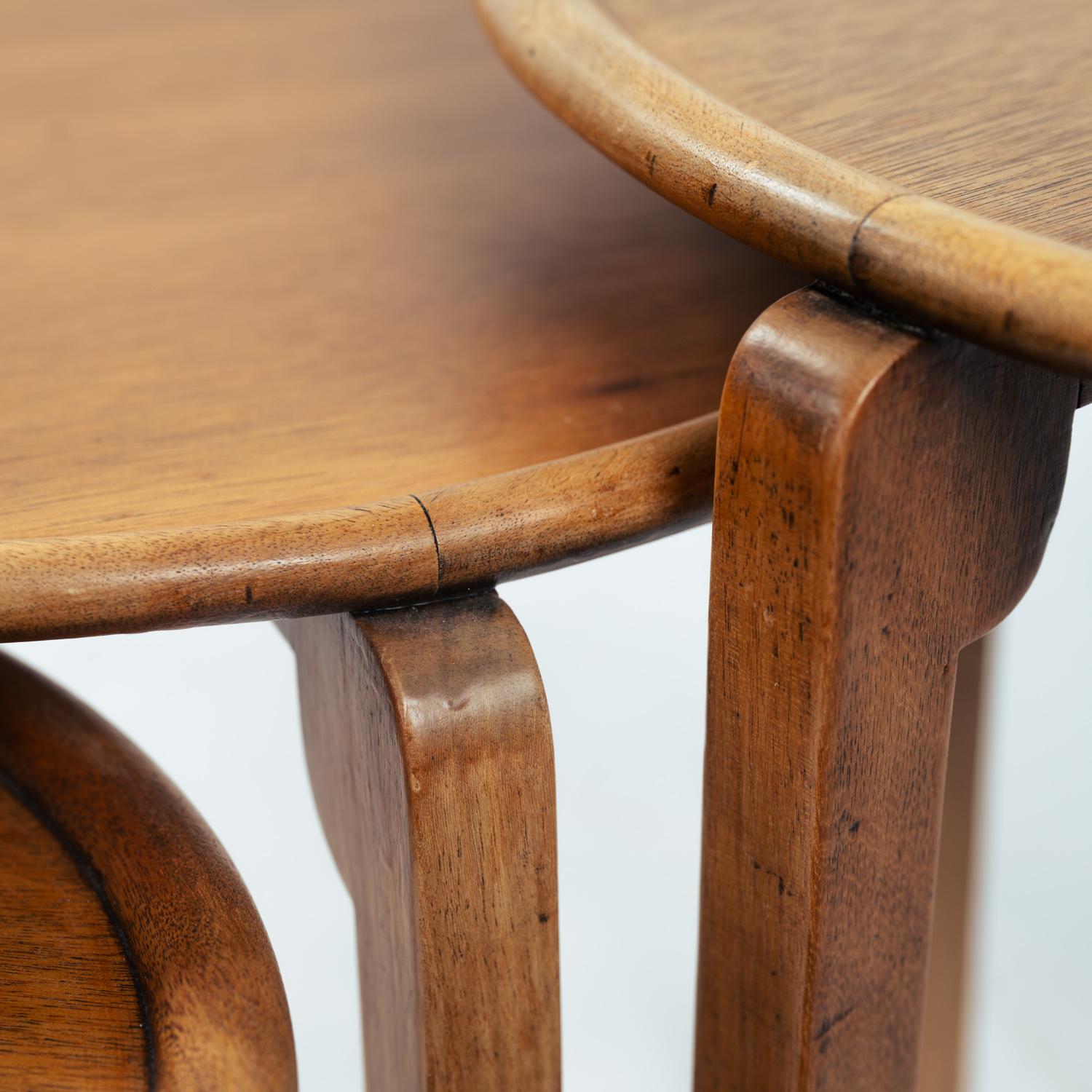 Oak wooden round Art Deco Nesting tables Amsterdam School, 1920, The Netherlands For Sale 8