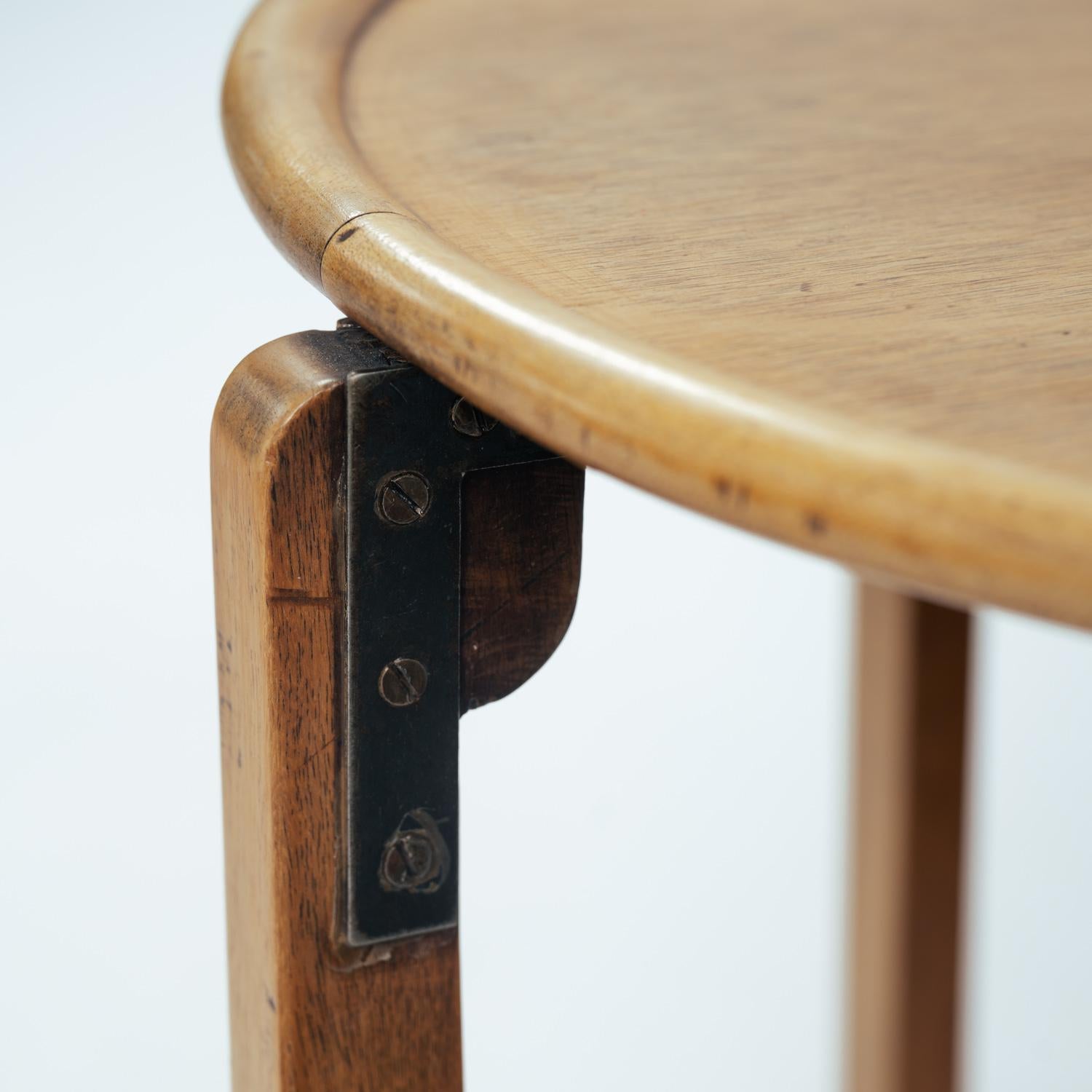 Oak wooden round Art Deco Nesting tables Amsterdam School, 1920, The Netherlands For Sale 4