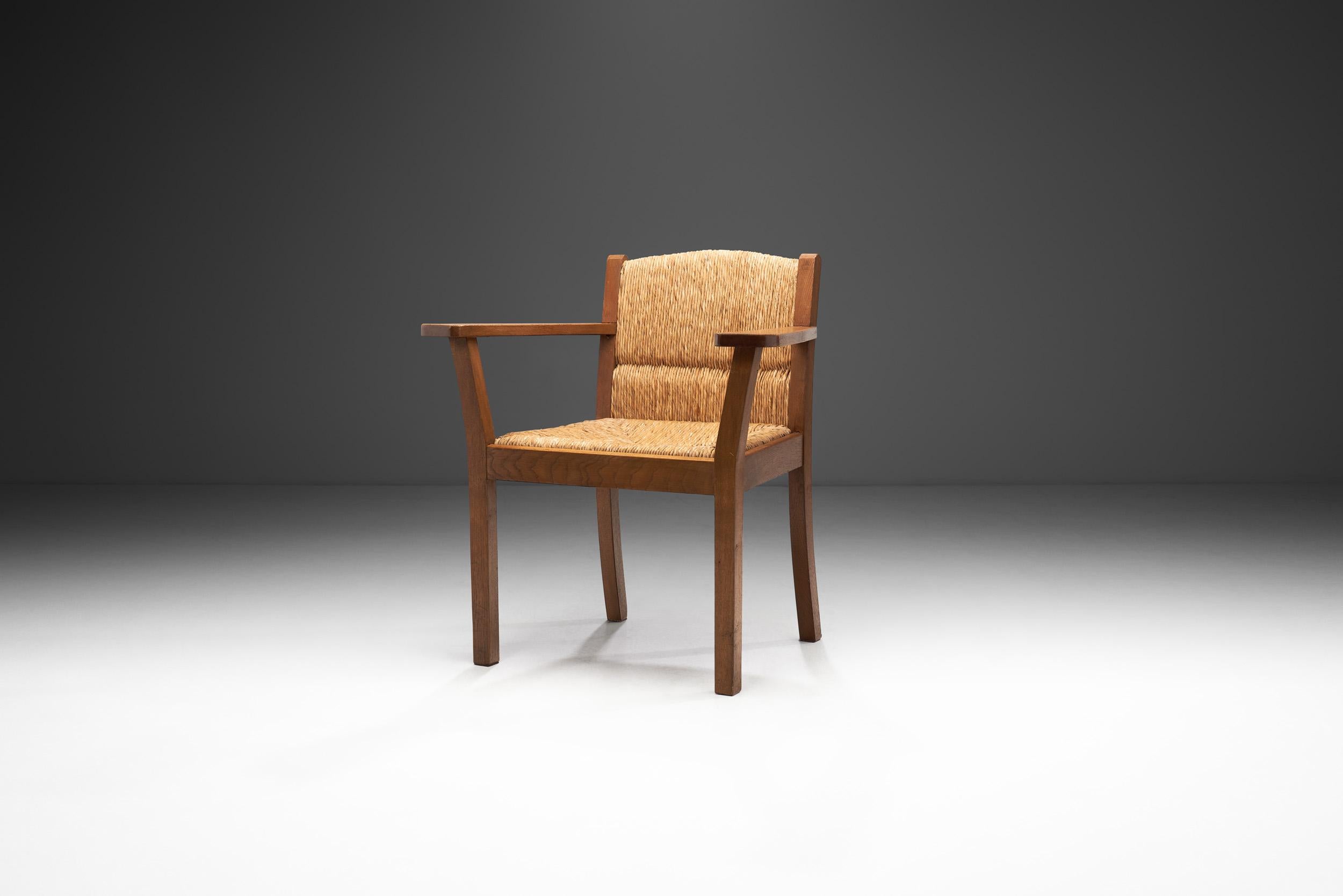 This beautiful  'Worpsweder' armchair was designed in the 1920s by German artist, Willi Ohler and was manufactured by Erich Schultz in Germany. The so-called “Worpsweder” either denote chairs made at the Worpsweder Kunsthütten (Worpsweder arts huts)