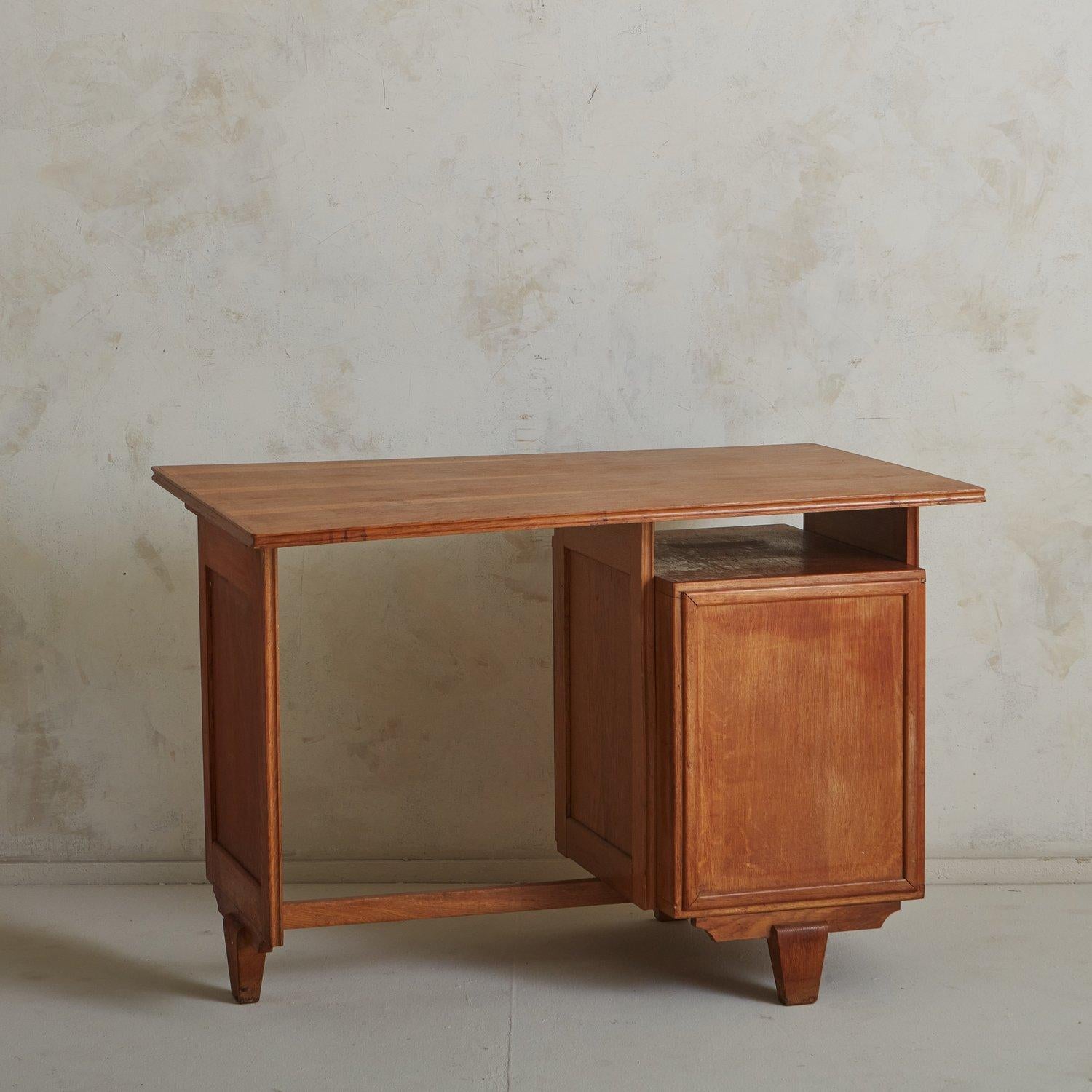Mid-Century Modern Oak Writing Desk in the Style of Guillerme Et Chambron, France 1950s