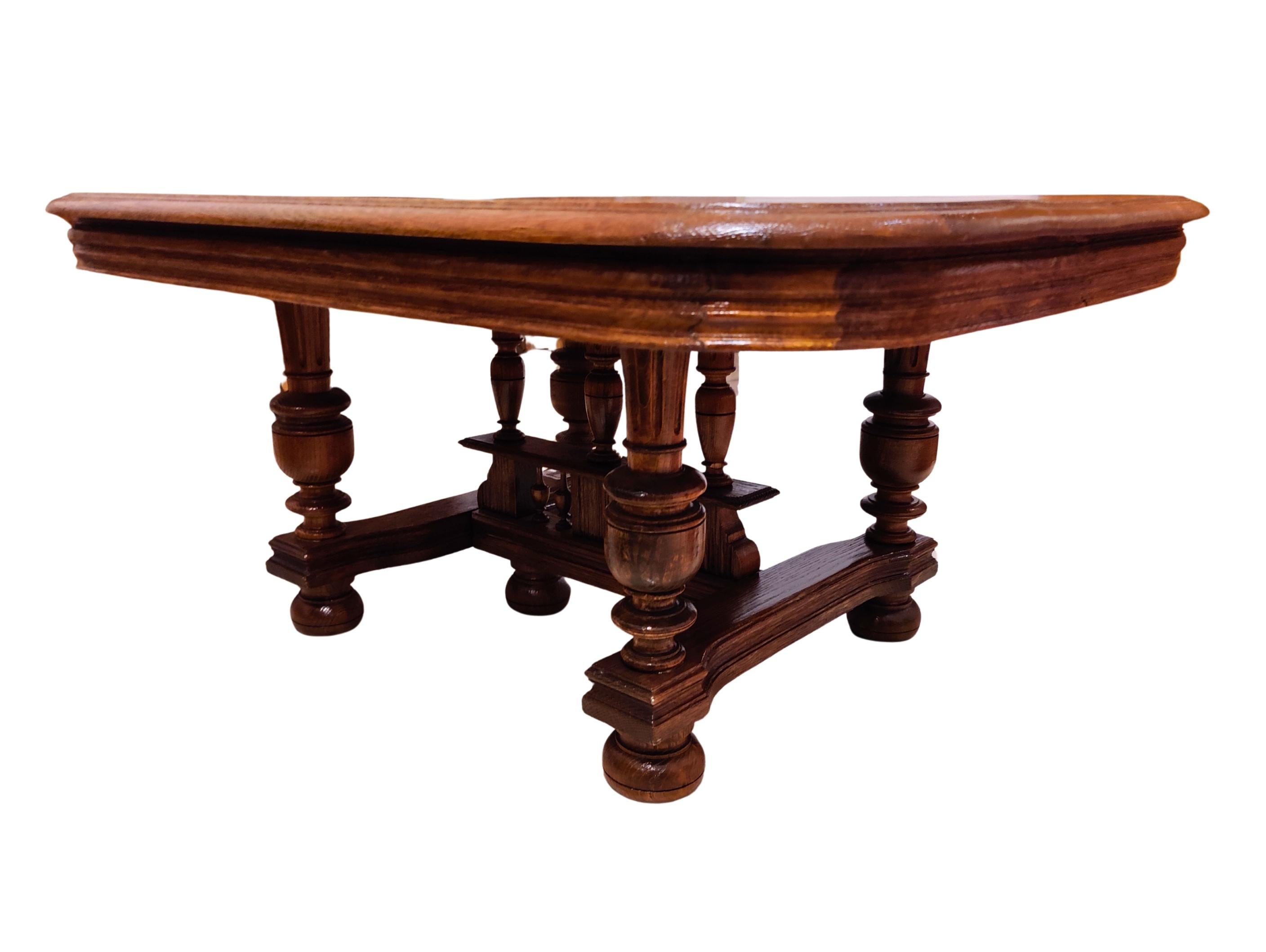 Henry Deux Couch-Tisch aus Eichenholz aus Frankreich, um 1880 (Französisch) im Angebot