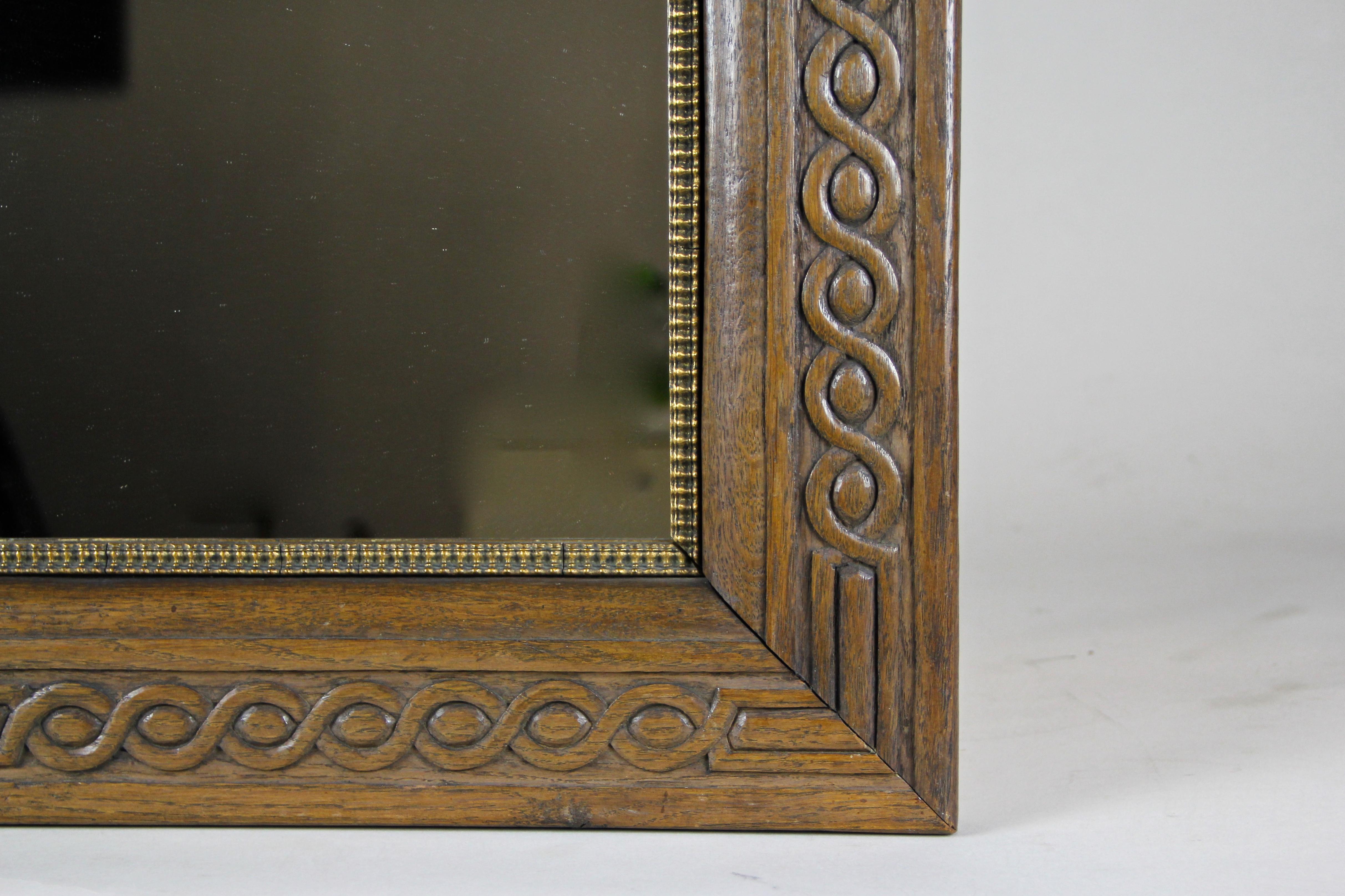 Oakwood Wall Mirror Hand Carved, Austria, circa 1890 In Good Condition In Lichtenberg, AT