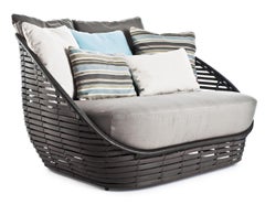 Loveseat Oasis de Kenneth Cobonpue