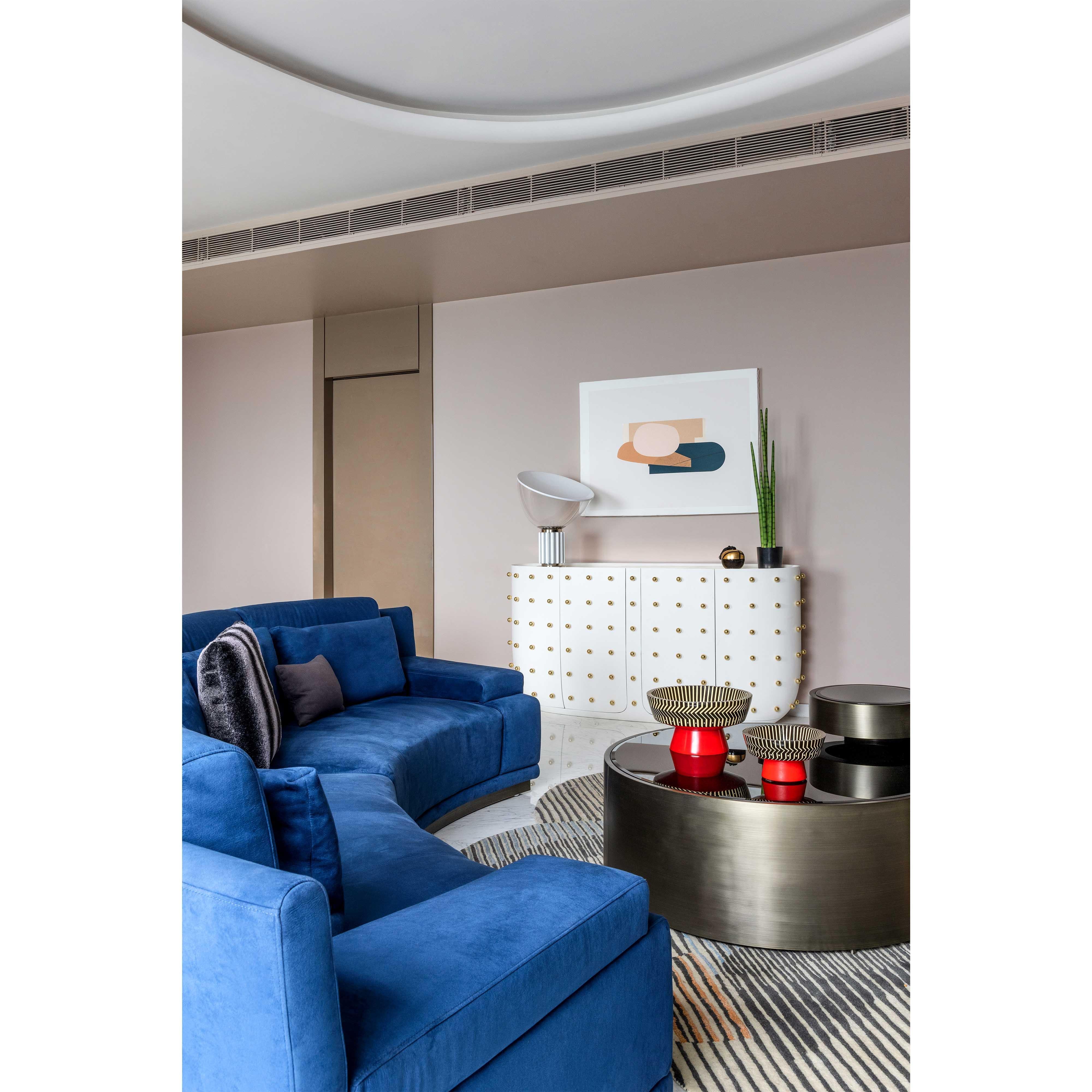 Oasis Weißer Sideboard-Schrank mit Messingkugeln von Richard Hutten im Angebot 2