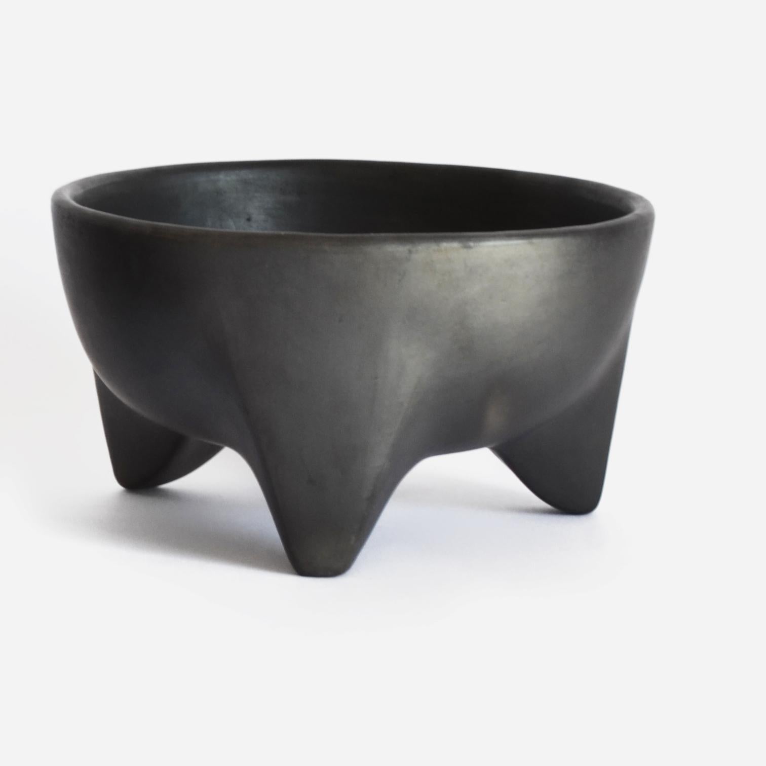 Contemporary Oaxaca Black Clay Tzinacan Decorative Burnished Polished Fired Oxygen Reduction For Sale