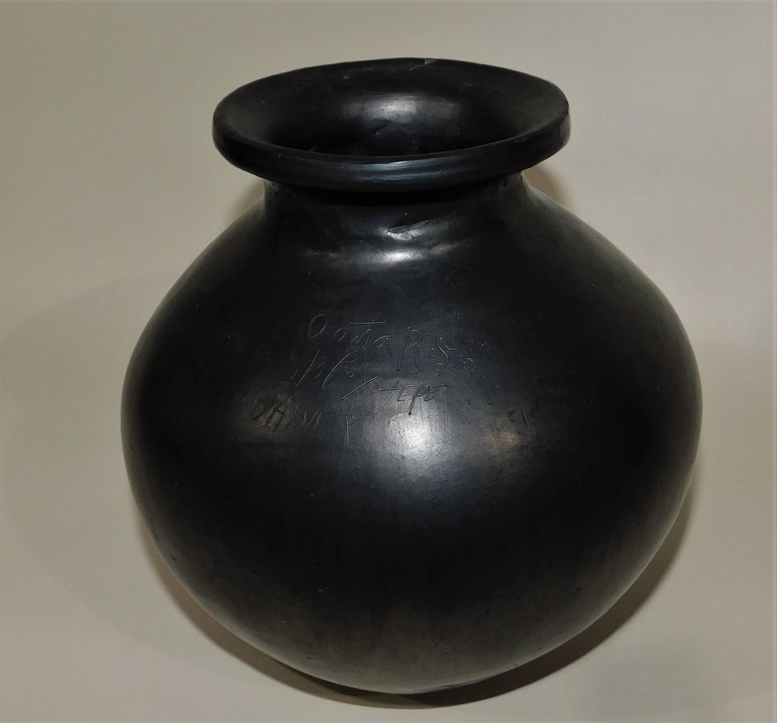 Oaxaca Mexico Large Black Art Pottery Vase Signed Dona Rosa 2