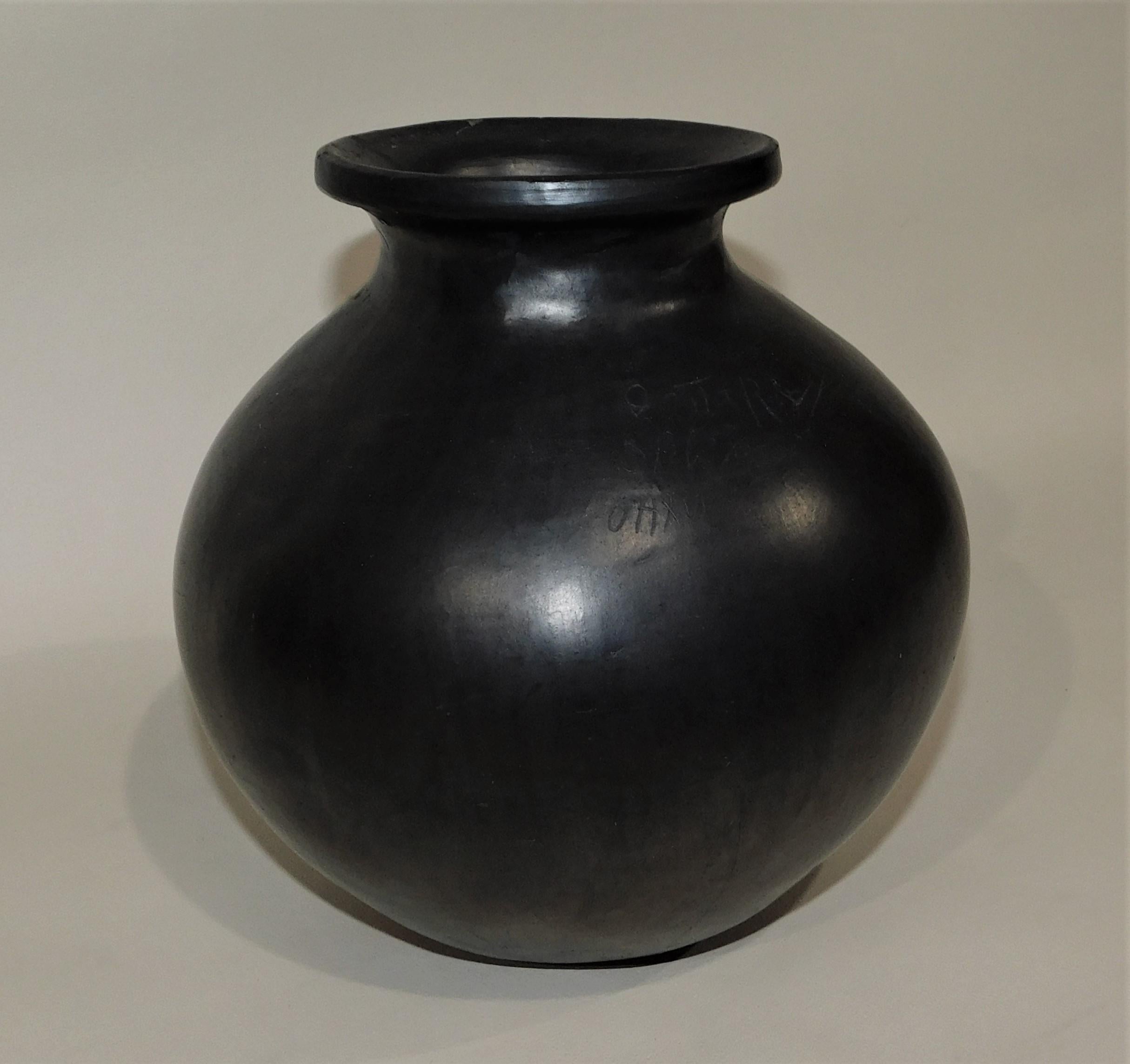 Oaxaca Mexico Large Black Art Pottery Vase Signed Dona Rosa 6