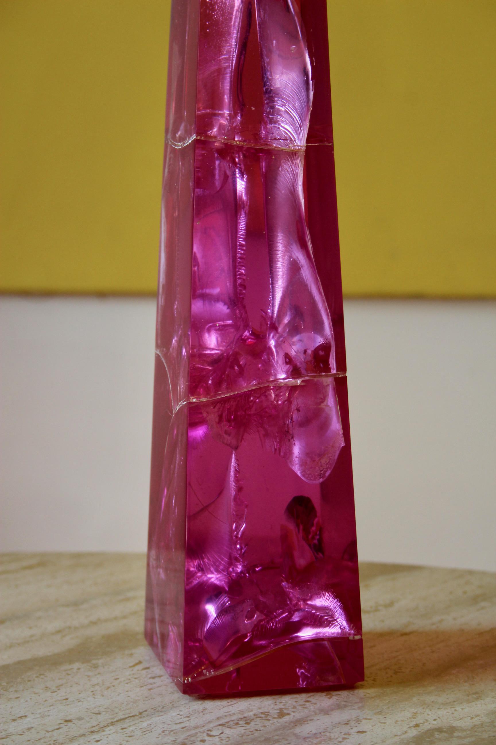 Obelisco de resina fractal en venta 1