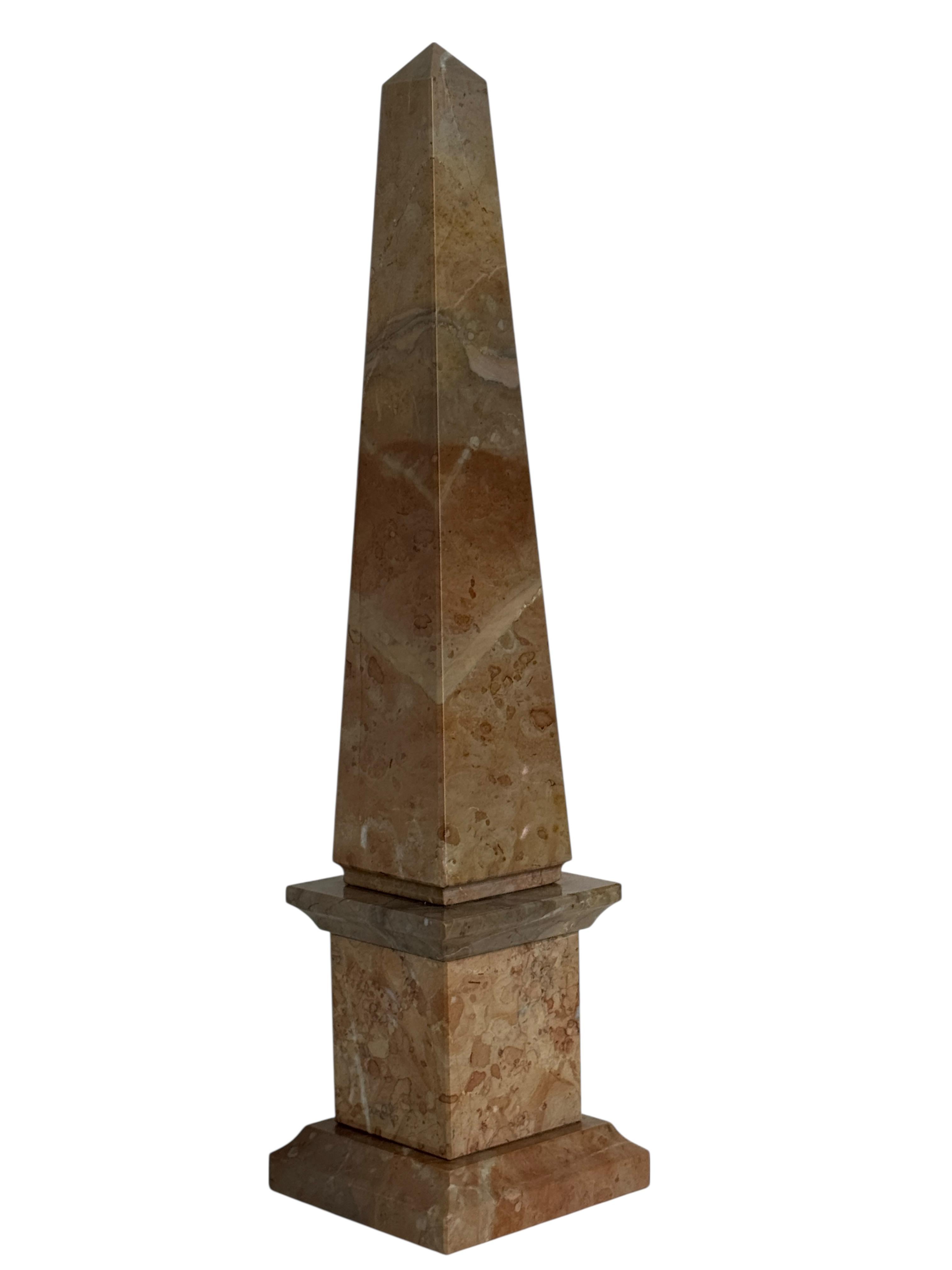 Autrichien Sculpture Obélisque Marbré Marron et Blanc, Antique France 1900s en vente