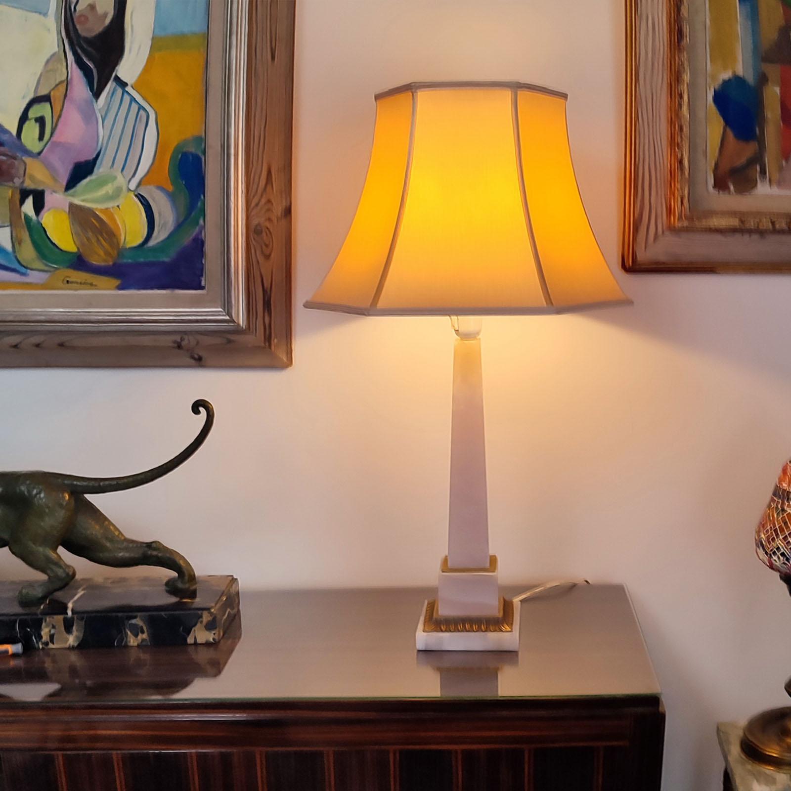 Classic alabaster obelisk table lamp with bronze enhancements, Italy, 1970s. Wonderful architectural design, fits seamlessly into any modernist, antique, eclectic or contemporary environment. Shade not included. Equipped with E27 light base suitable