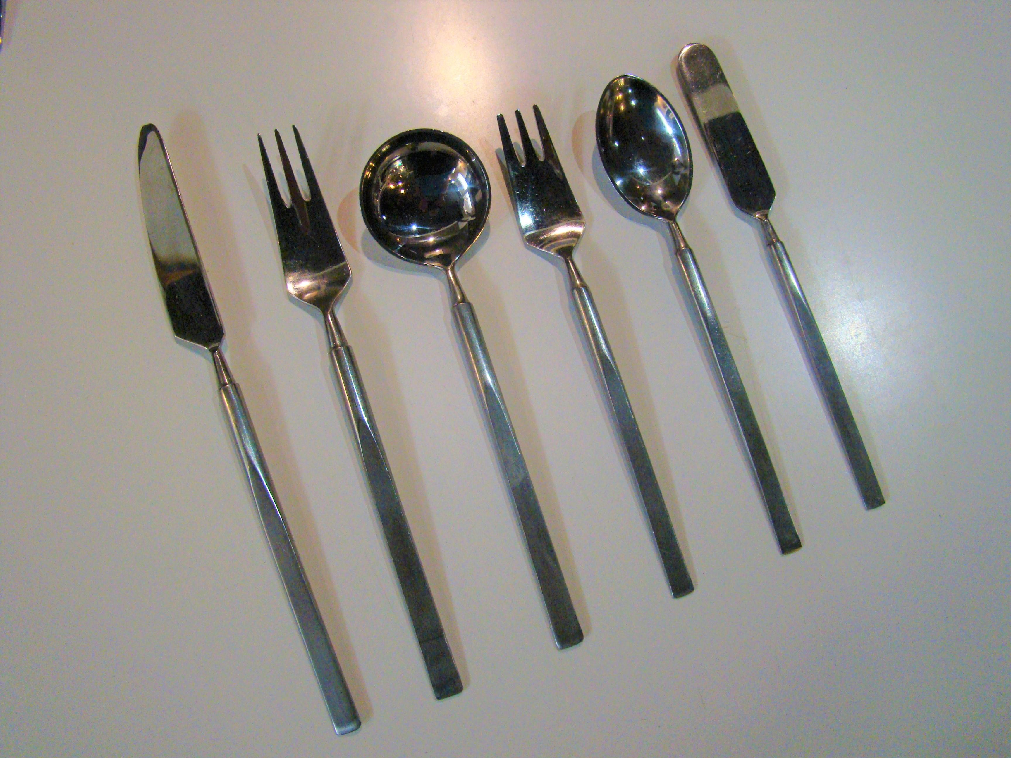 Obelisk Stainless Flatware by Erik Herlow for Copenhagen Cutlery Service for 8 For Sale 7