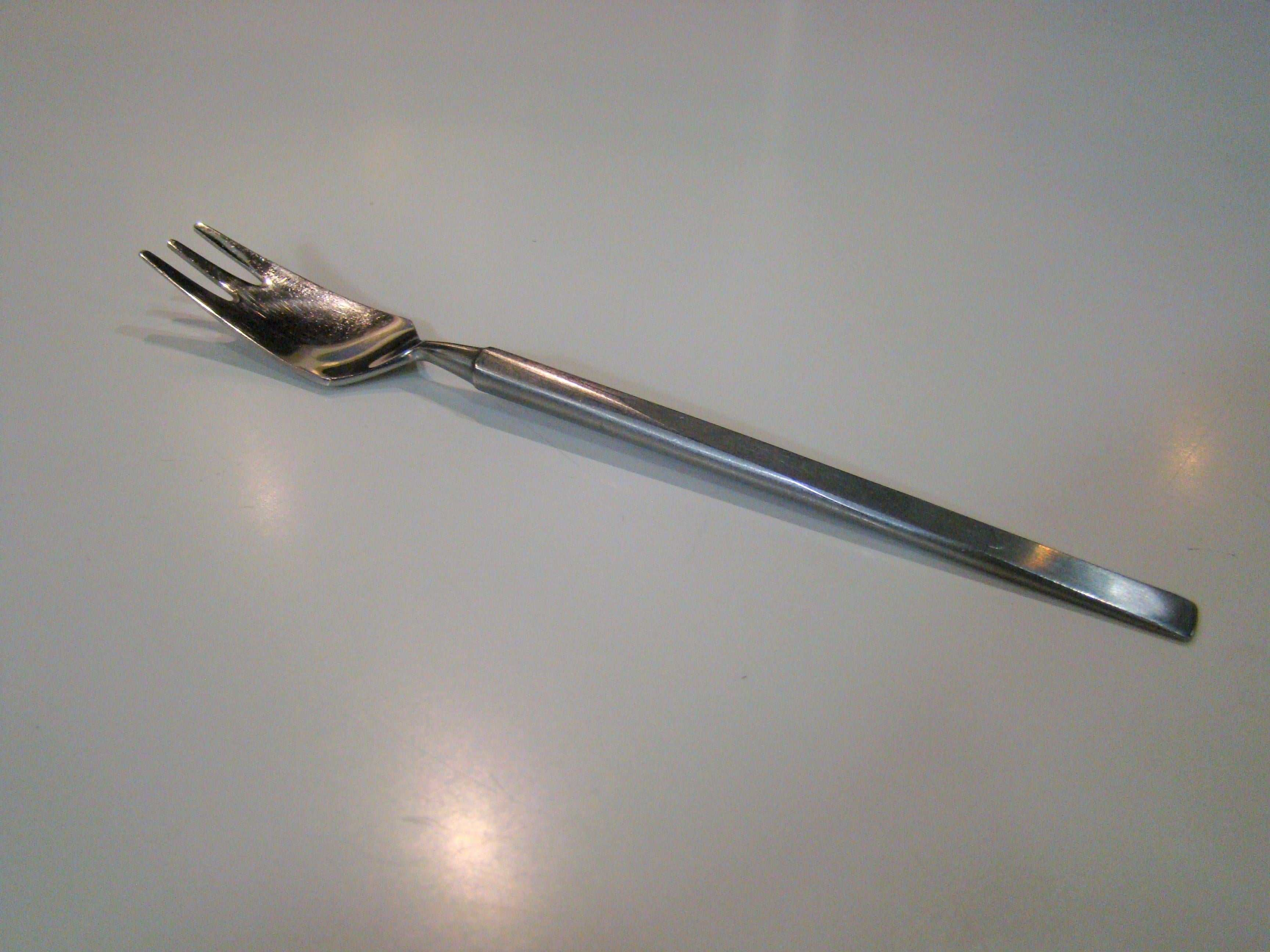 20th Century Obelisk Stainless Flatware by Erik Herlow for Copenhagen Cutlery Service for 8 For Sale