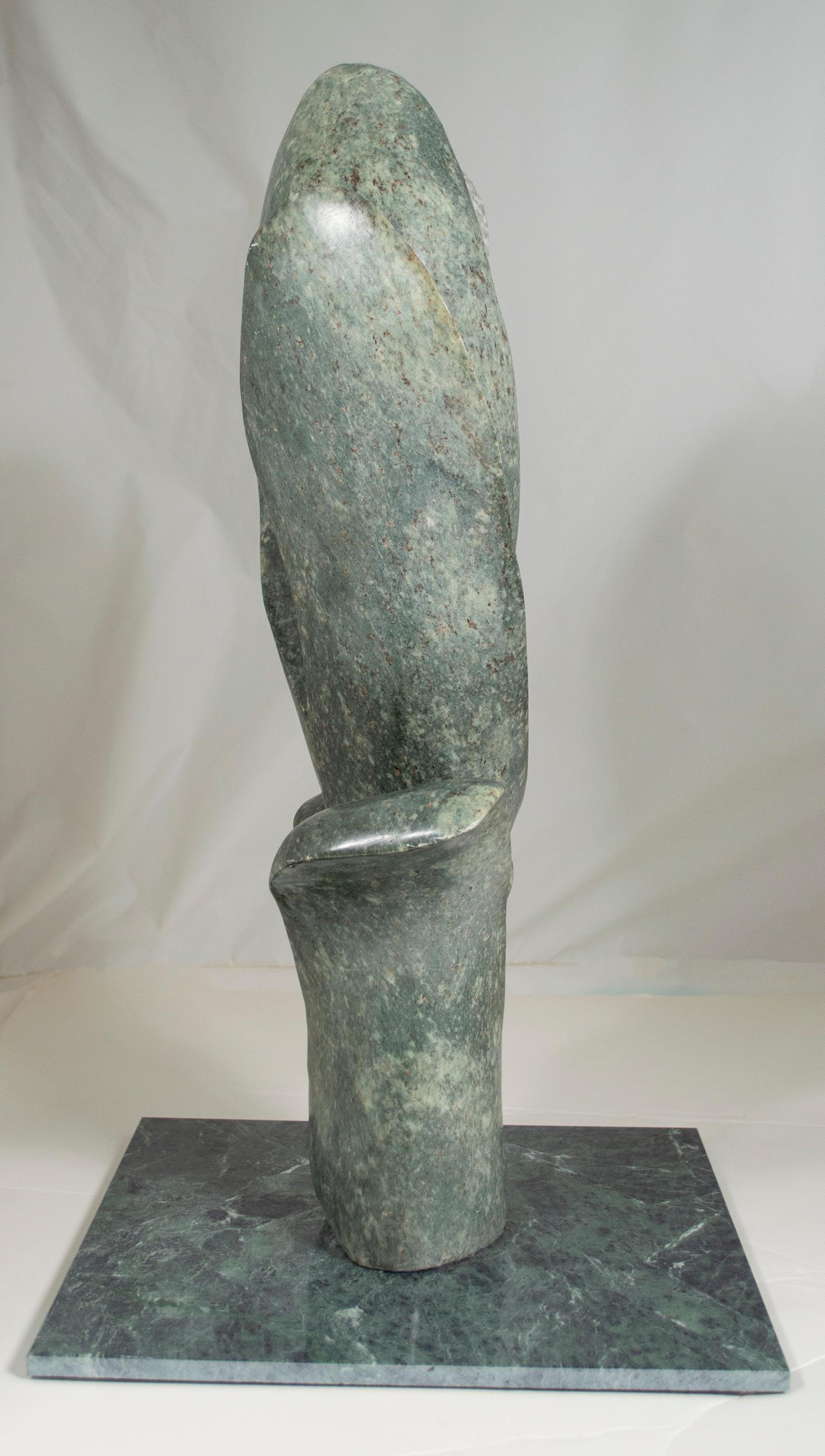 Sculpture originale Shona en pierre signée Obert Mukumbi en vente 3