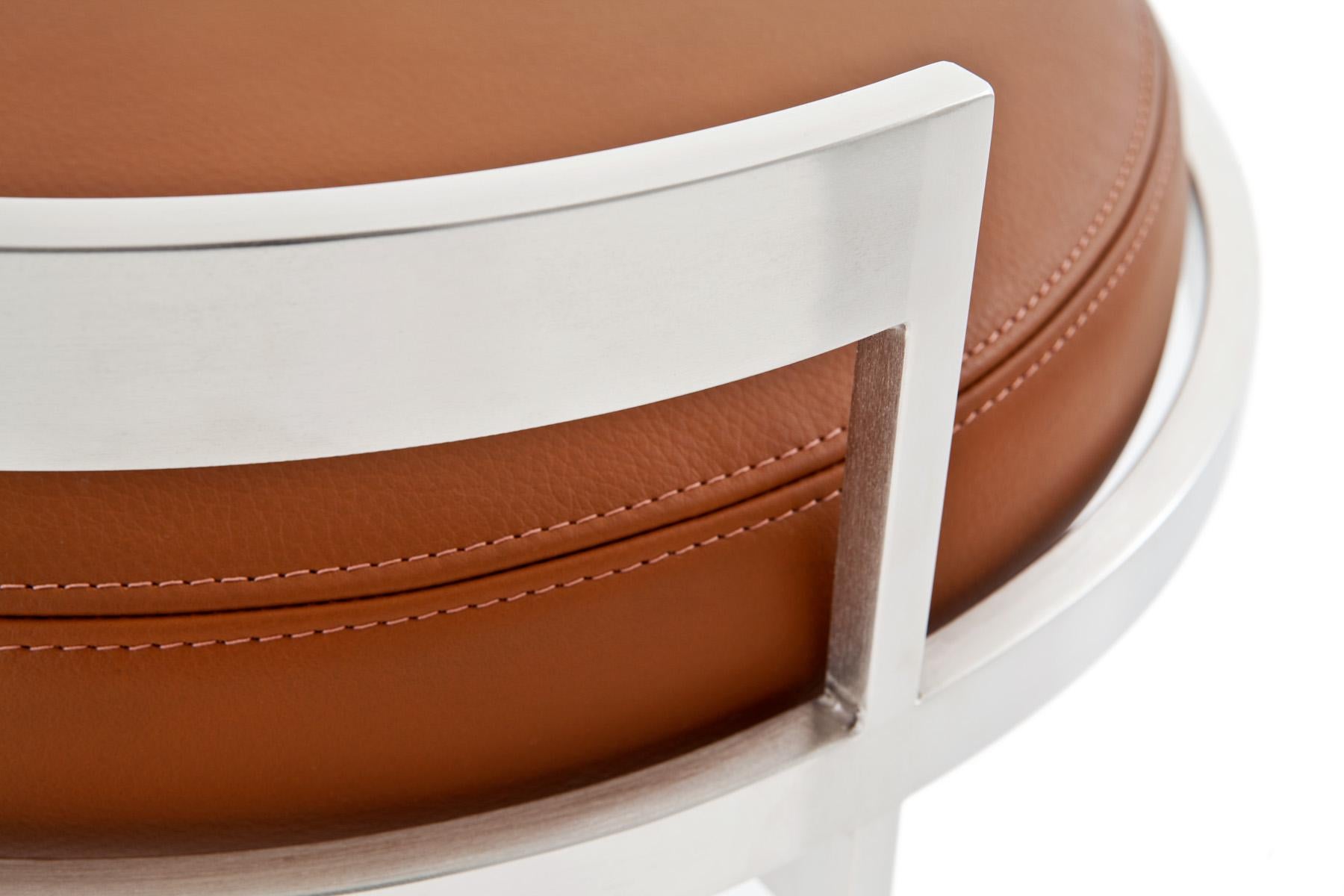 Obi Swivel Counter Stool with Tan Leather Seat by Powell & Bonnell (Kanadisch) im Angebot