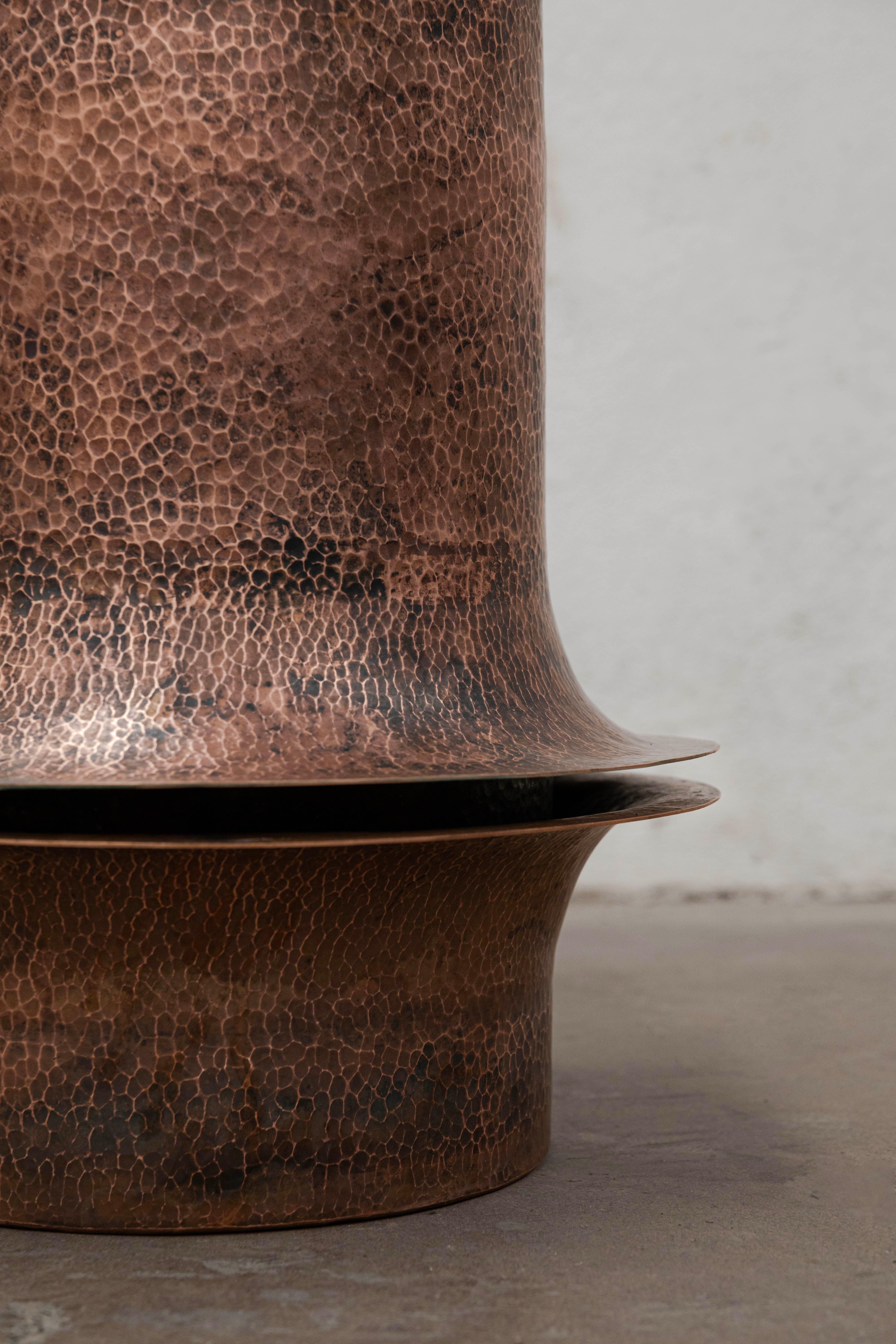 Postmoderne Table d'appoint en cuivre OBJ-06 de Manu Bano en vente
